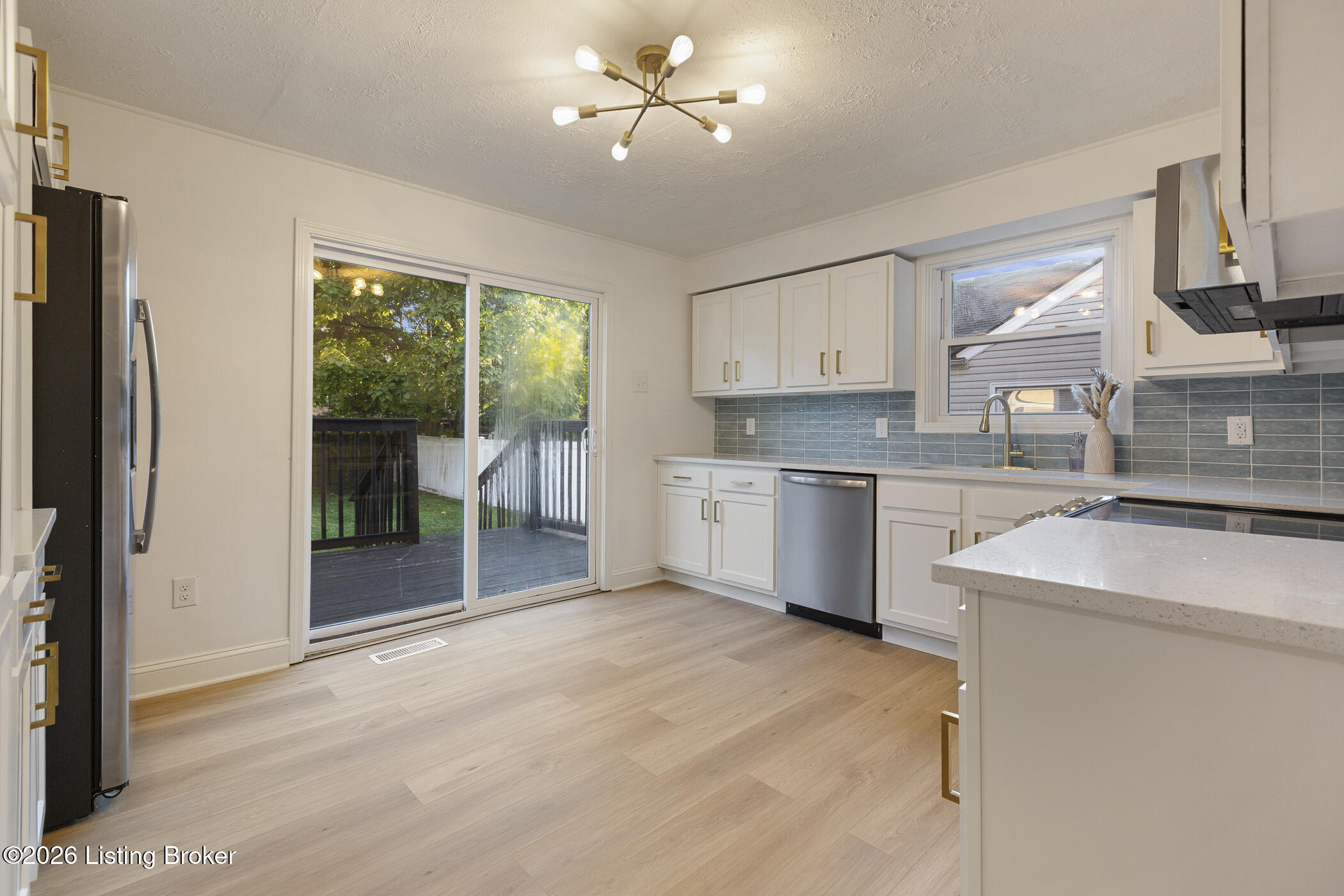2310 Thomas Ave Property Photo 6