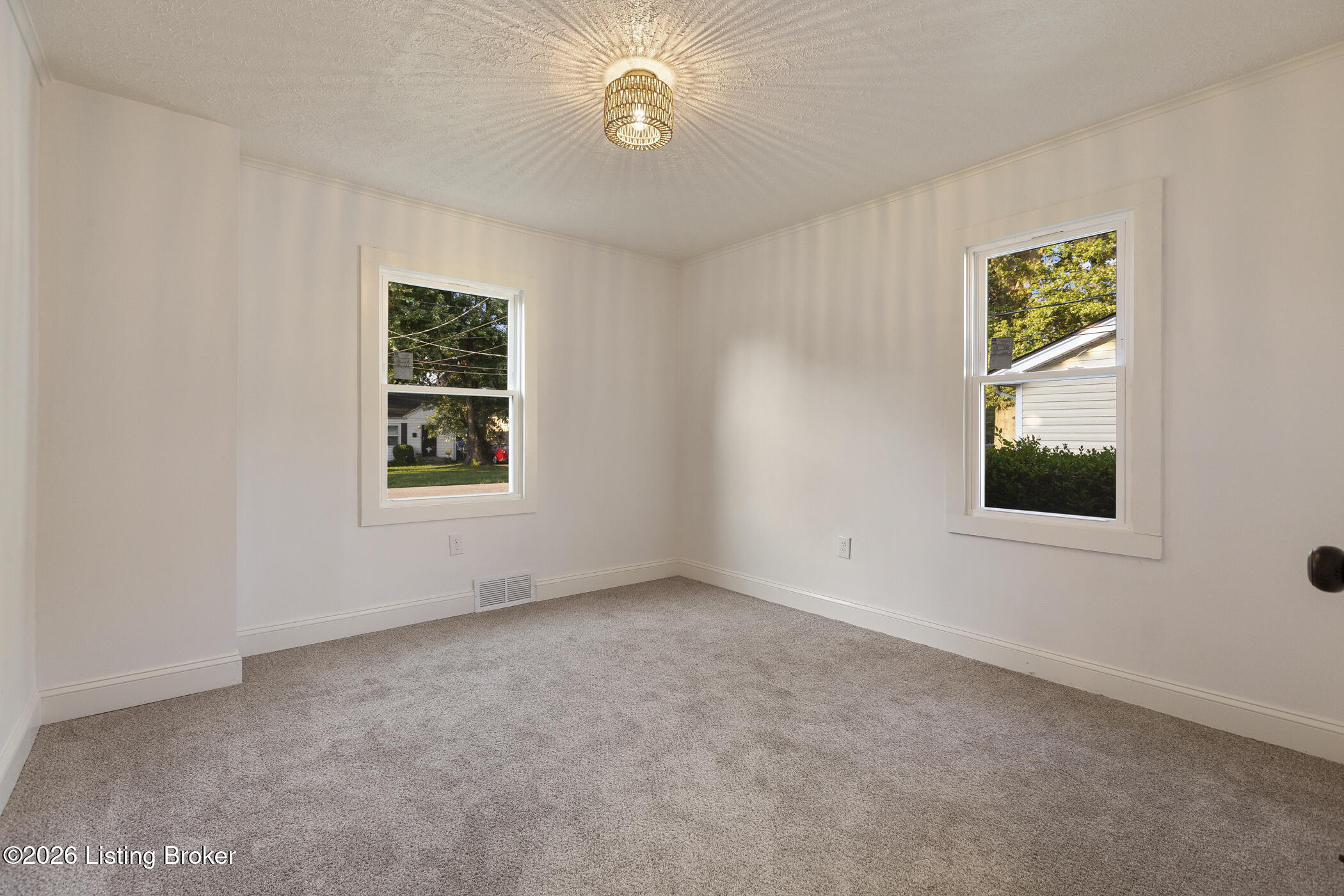 2310 Thomas Ave Property Photo 11