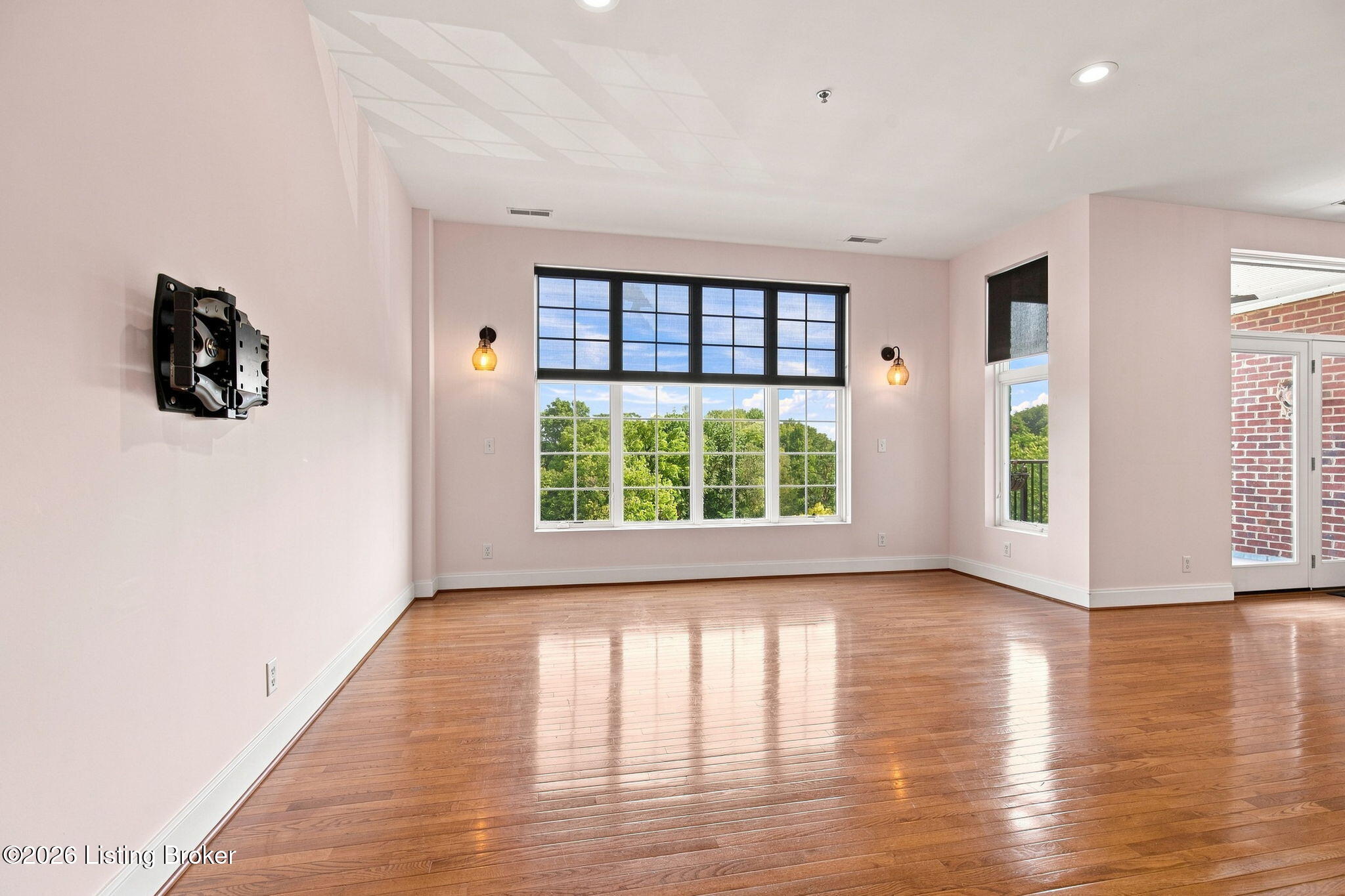 2011 Frankfort Ave 408 Property Photo 6