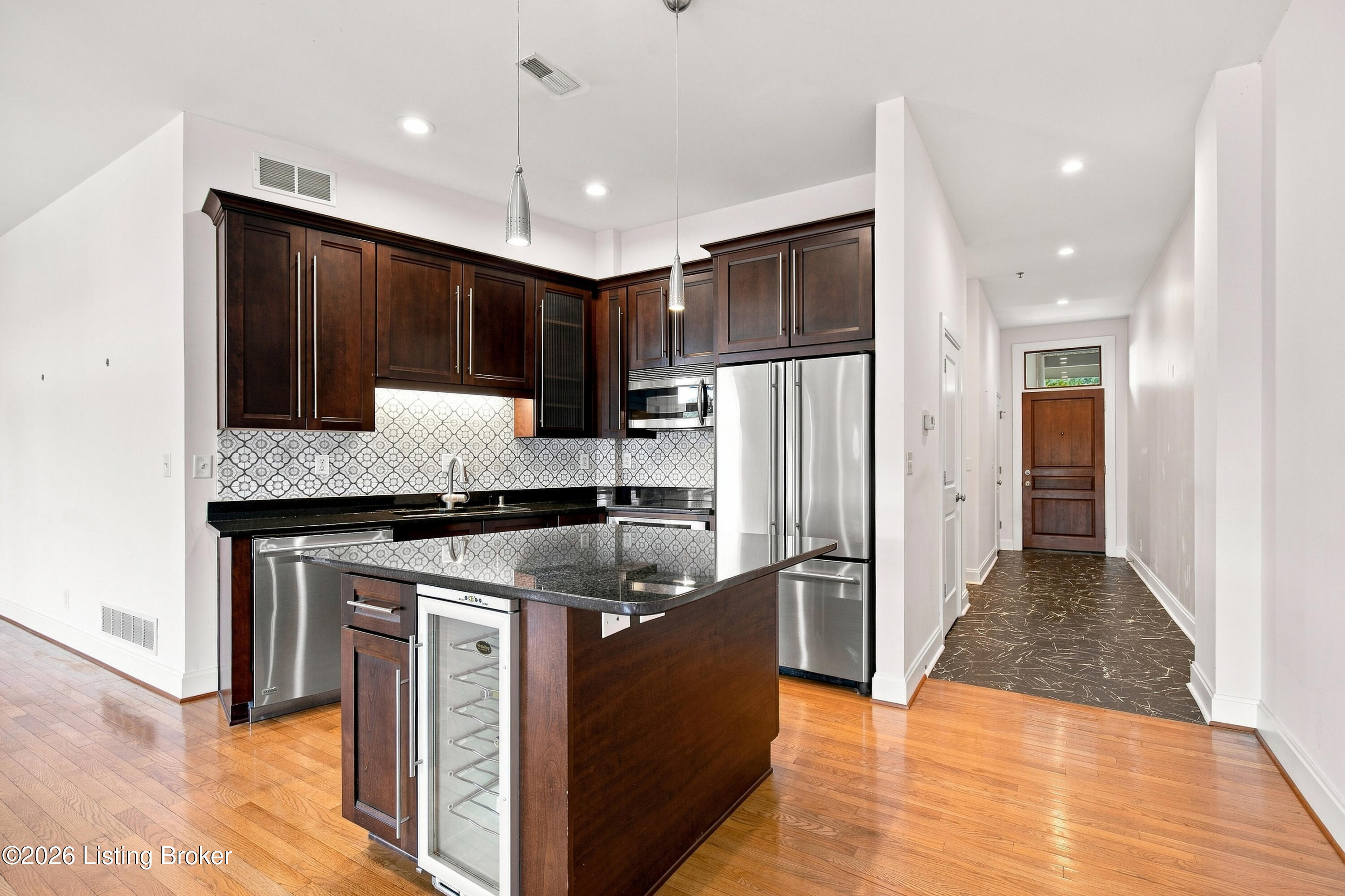 2011 Frankfort Ave 408 Property Photo 11