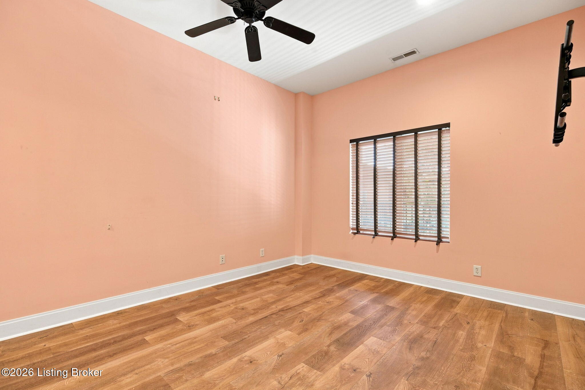 2011 Frankfort Ave 408 Property Photo 16