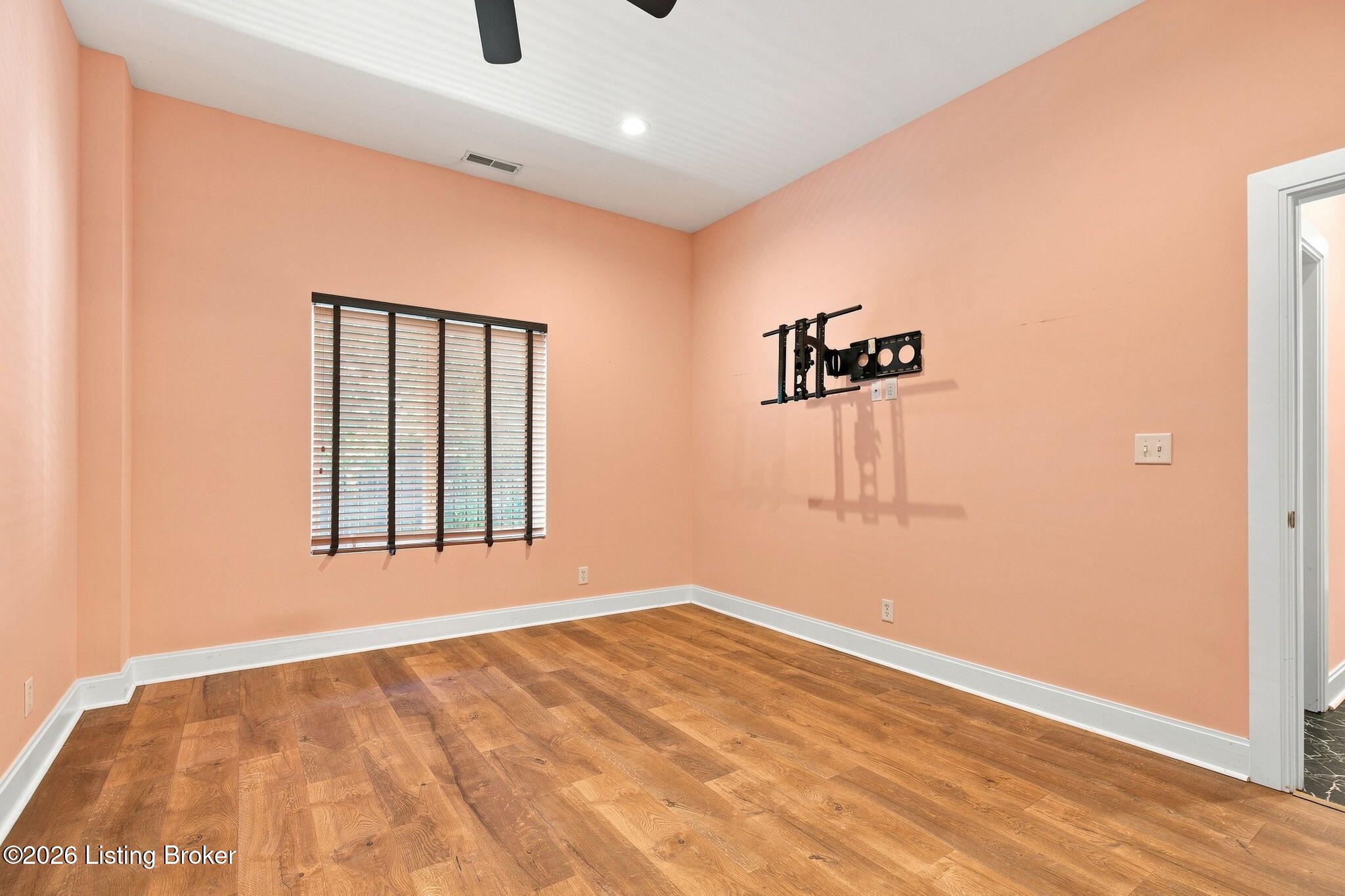 2011 Frankfort Ave 408 Property Photo 17