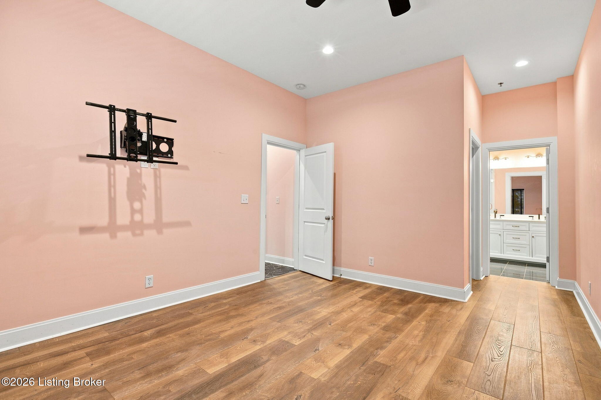 2011 Frankfort Ave 408 Property Photo 19