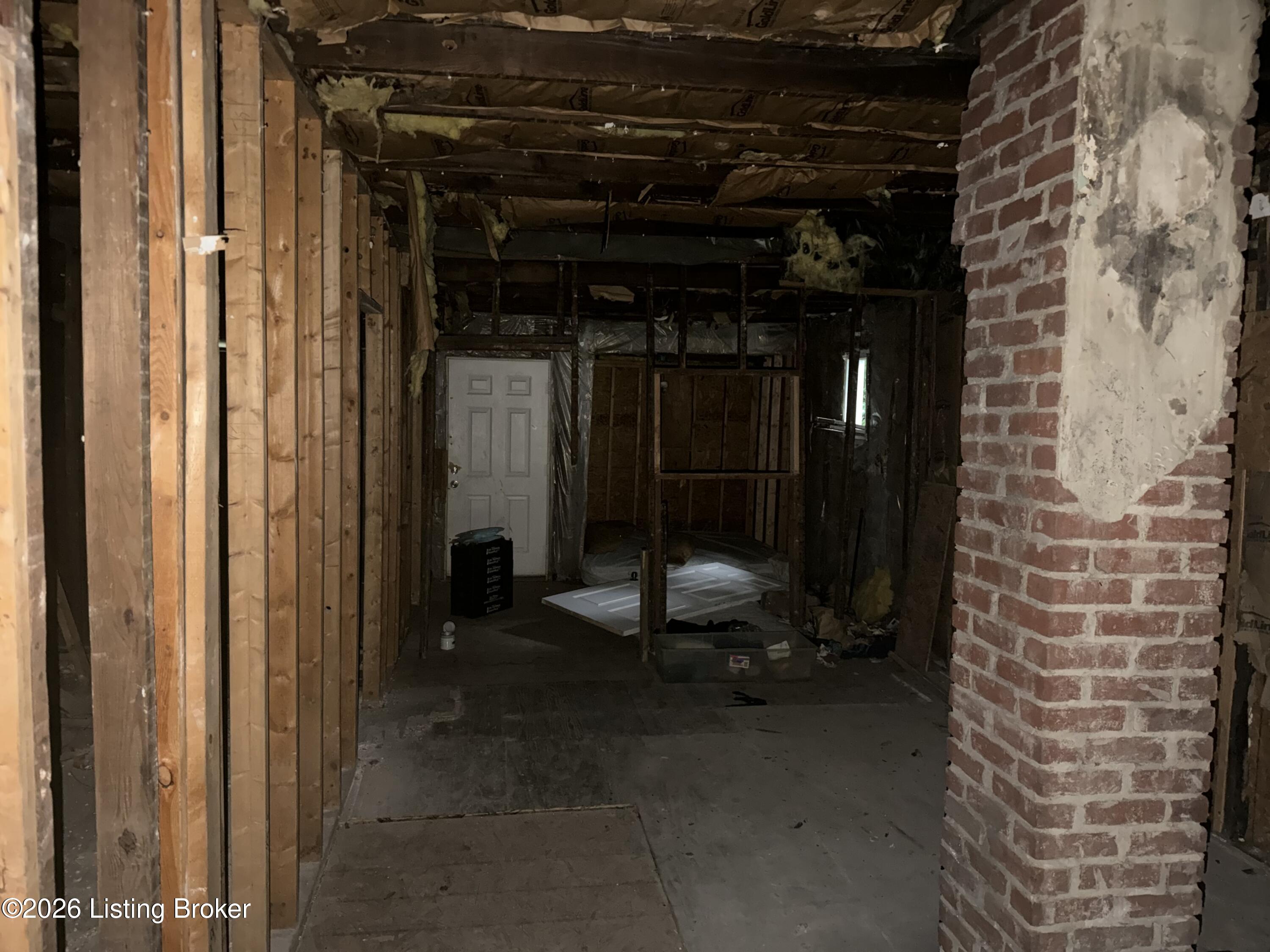 661 Hecks Ln Property Photo 3