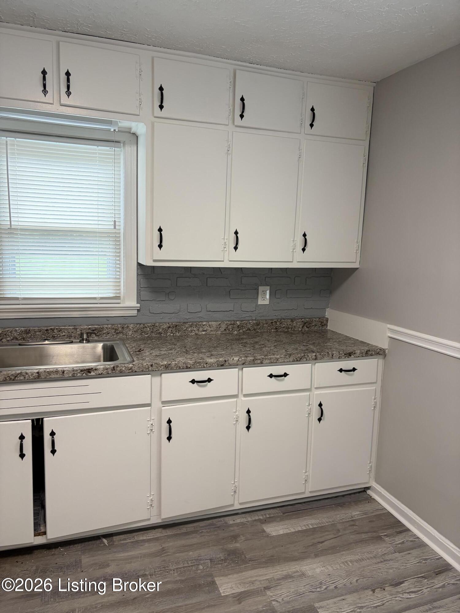 3403 Lees Ln Property Photo 5