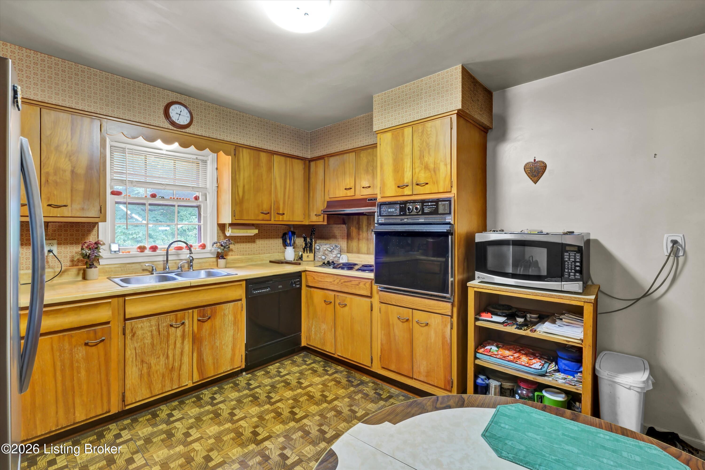 1903 Wesley Ave Property Photo 8