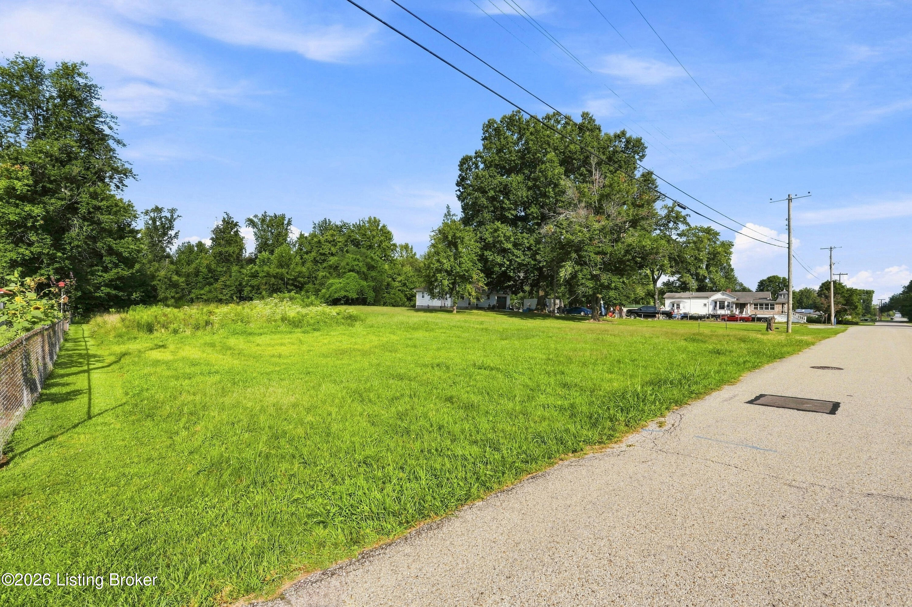 9612 Farmers Ln Property Photo 5