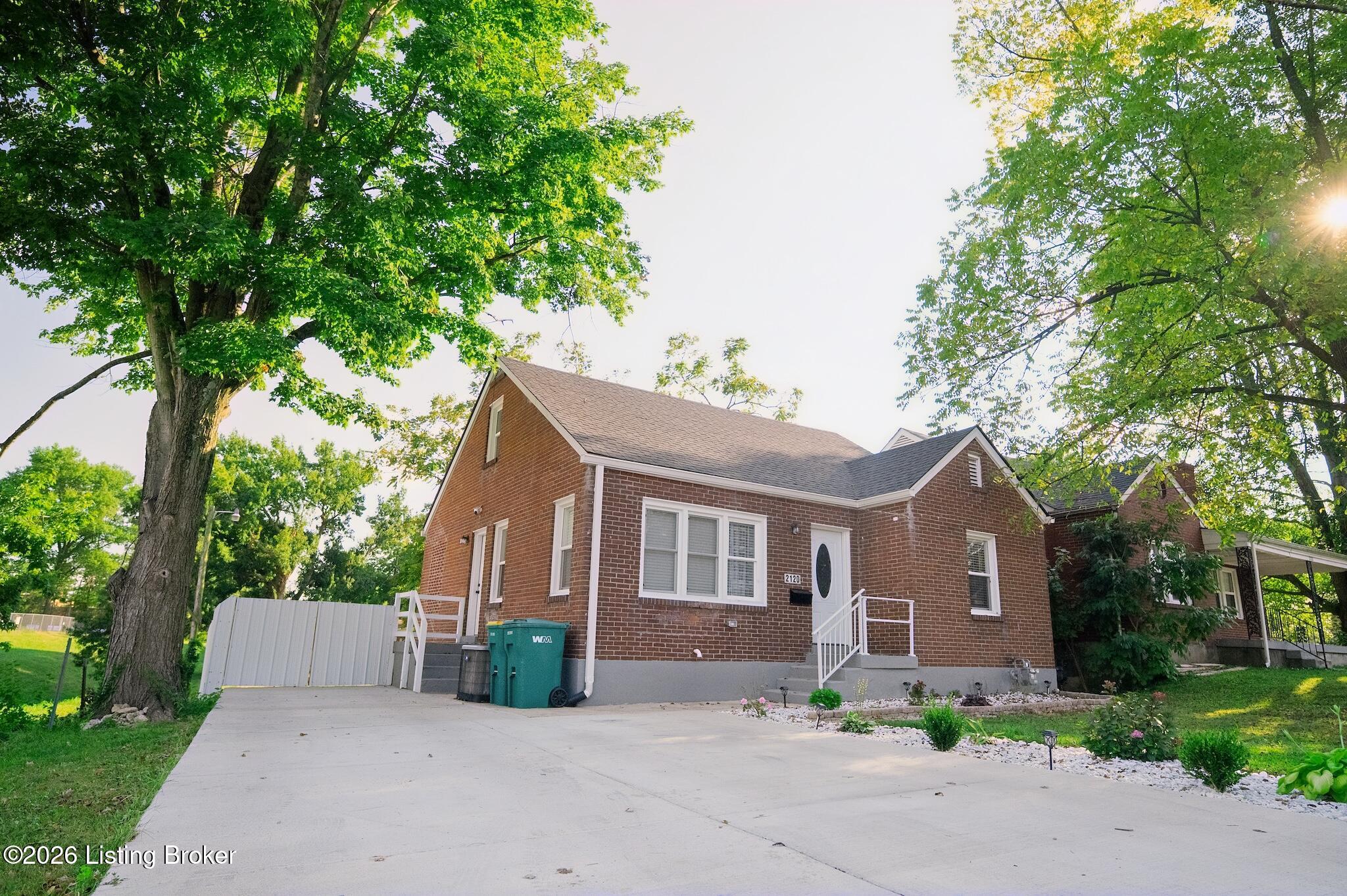 2120 Rockford Ln