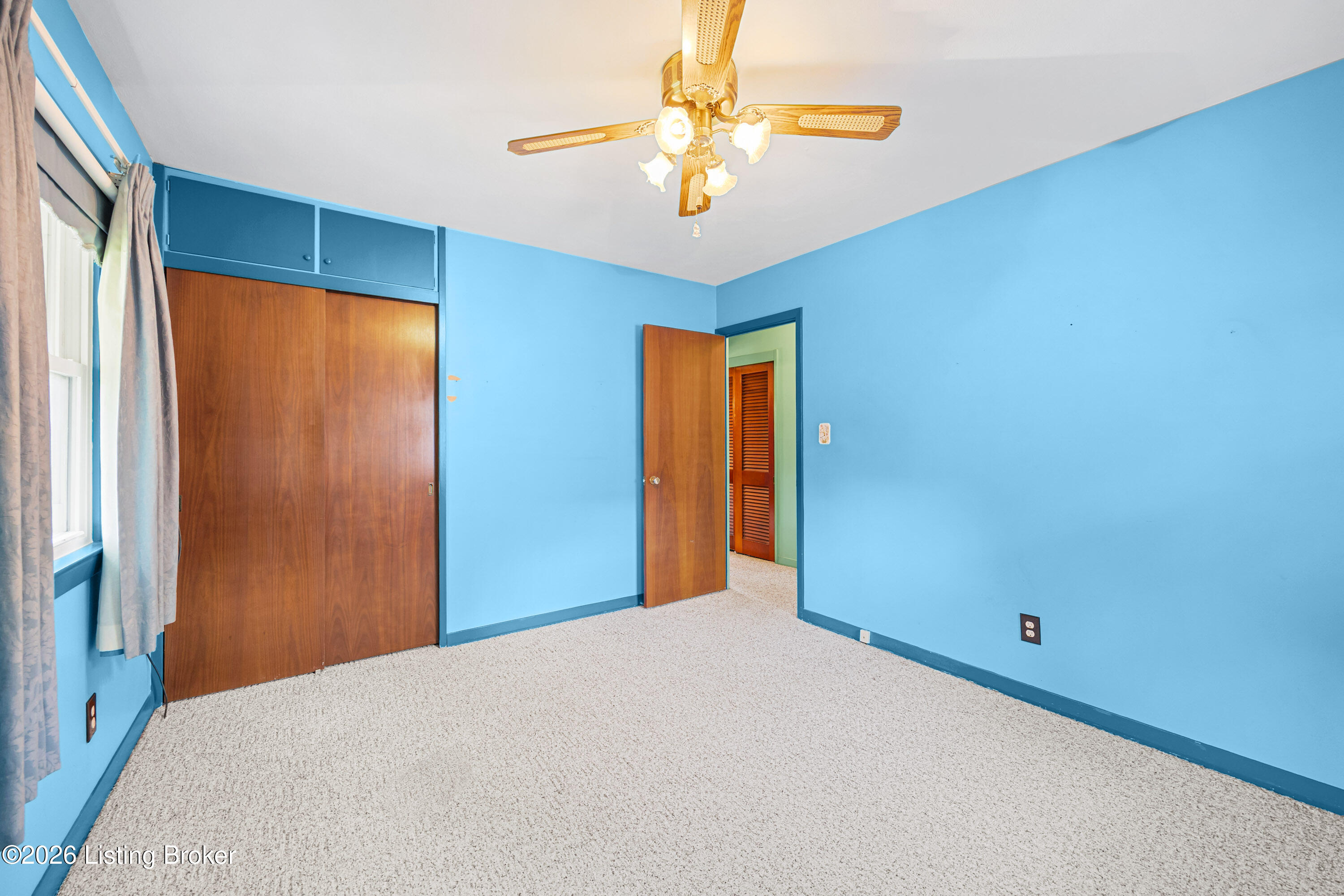 9917 East Ave Property Photo 20