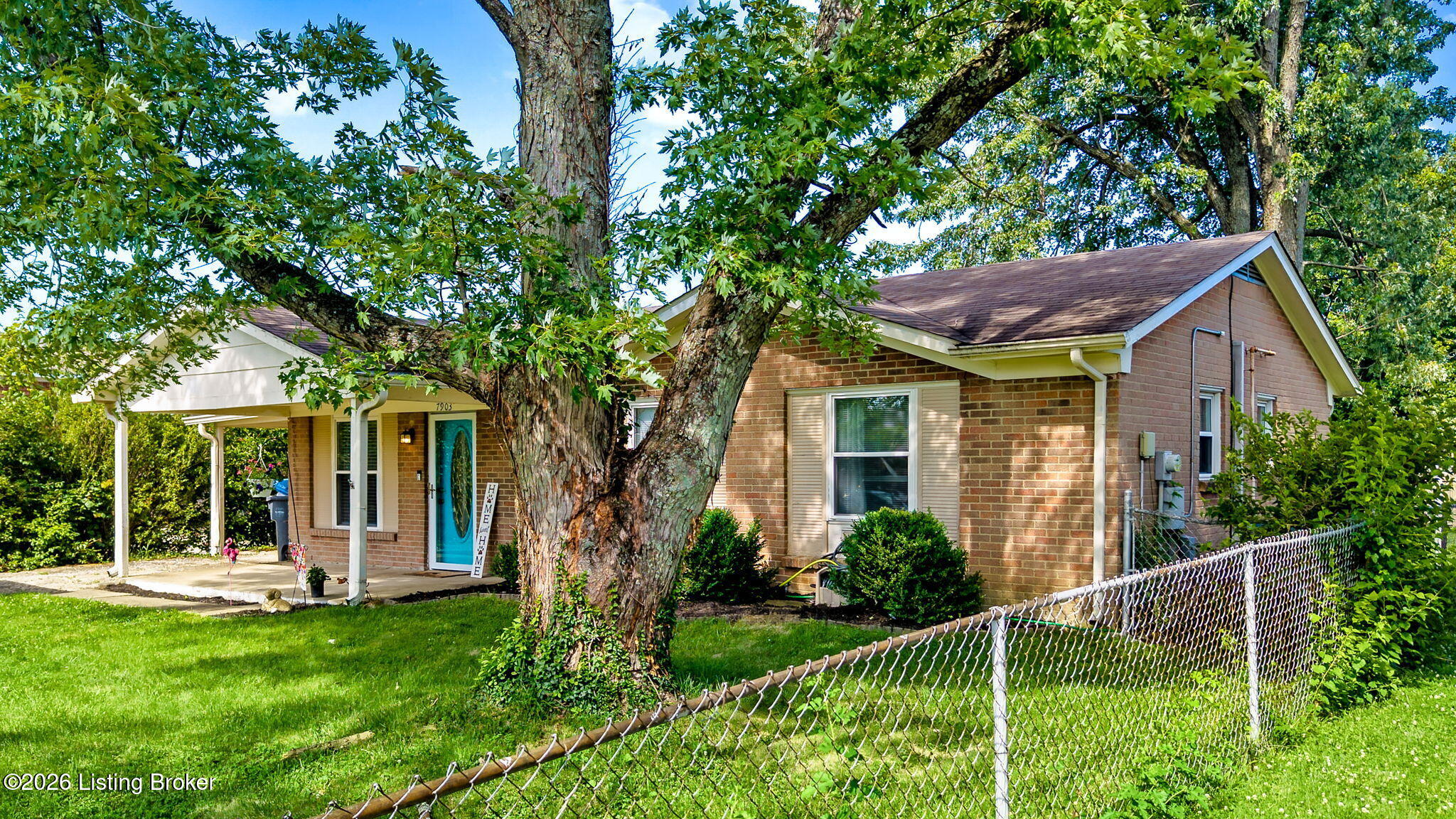 7903 Grenelle Dr Property Photo 3