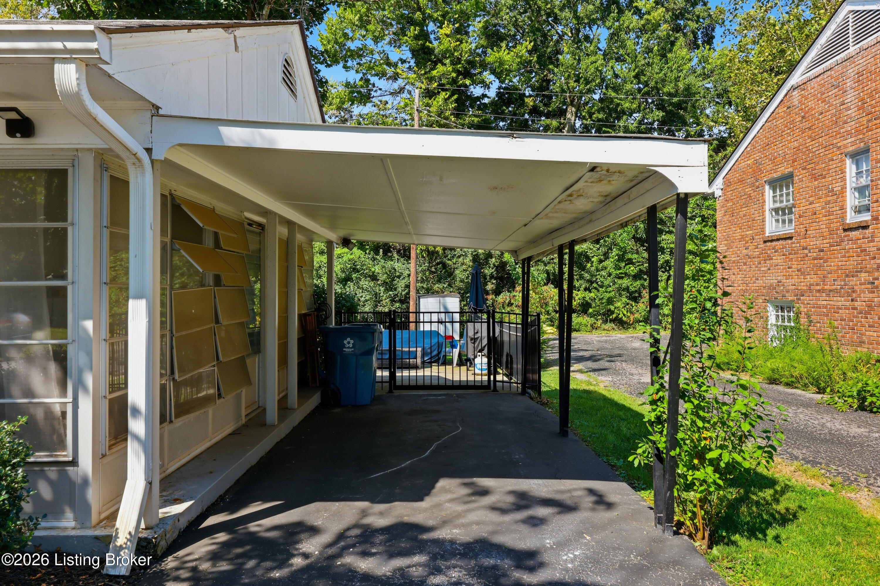 832 Ashland Ave Property Photo 7