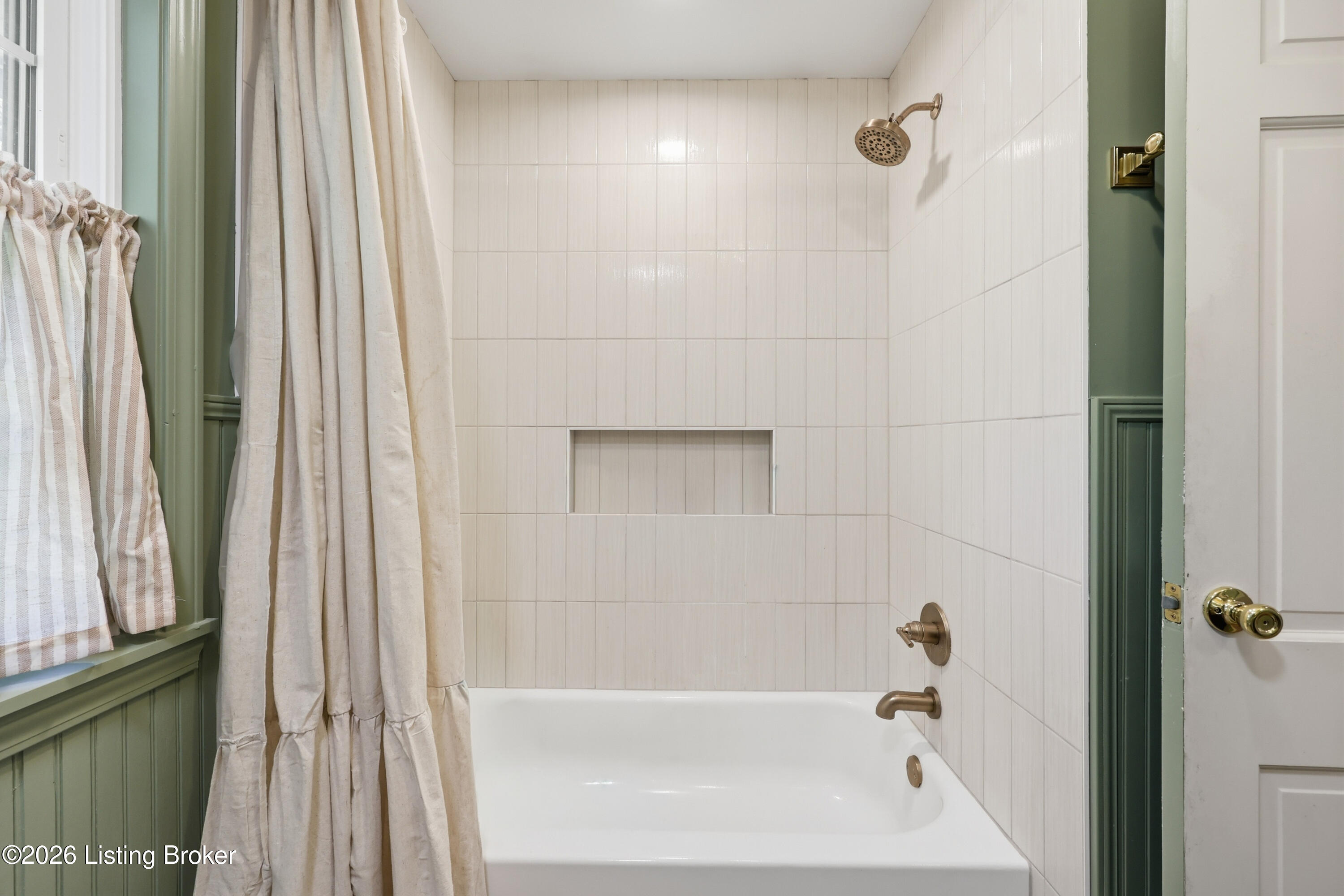 832 Ashland Ave Property Photo 35