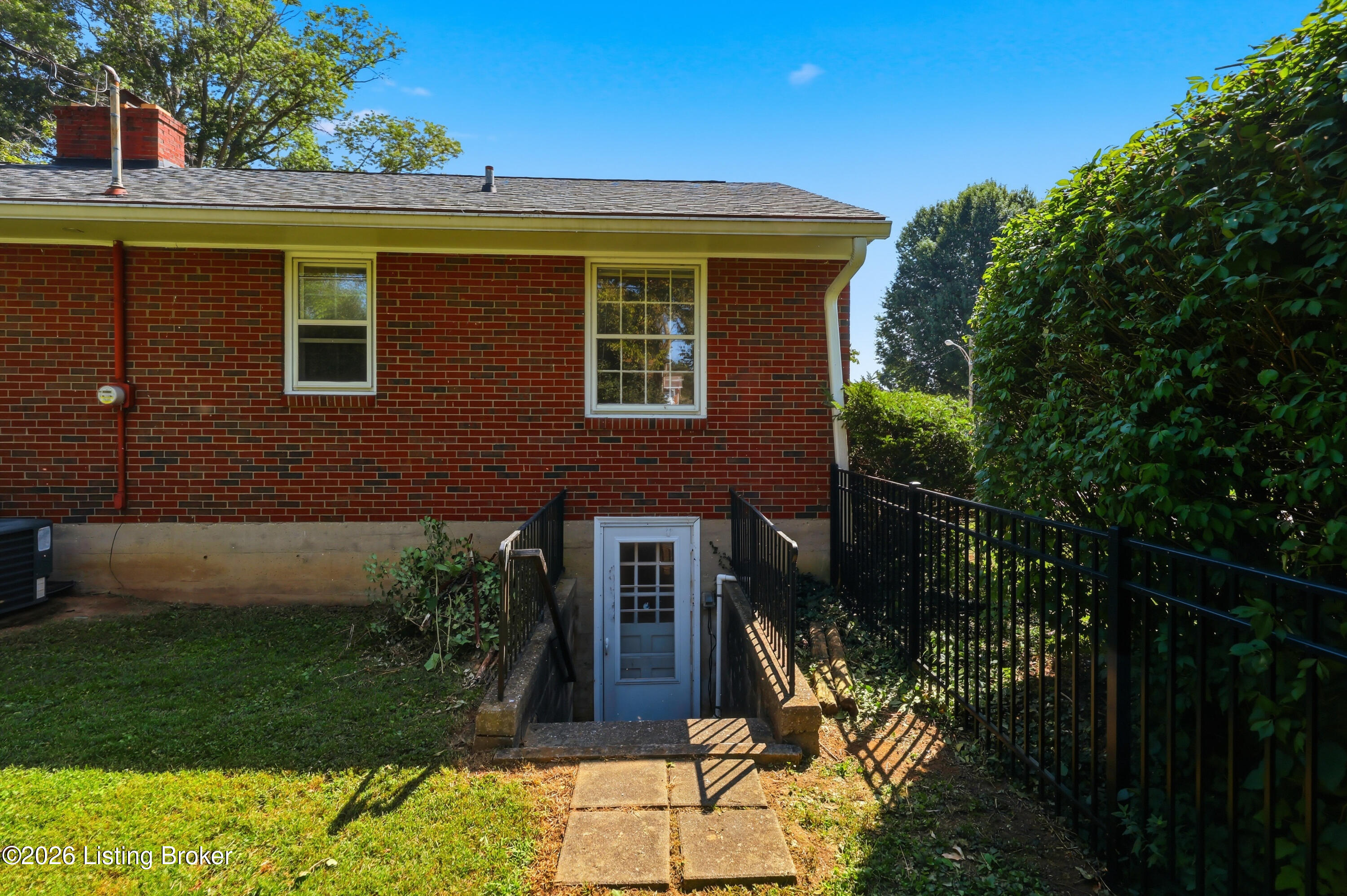 832 Ashland Ave Property Photo 53