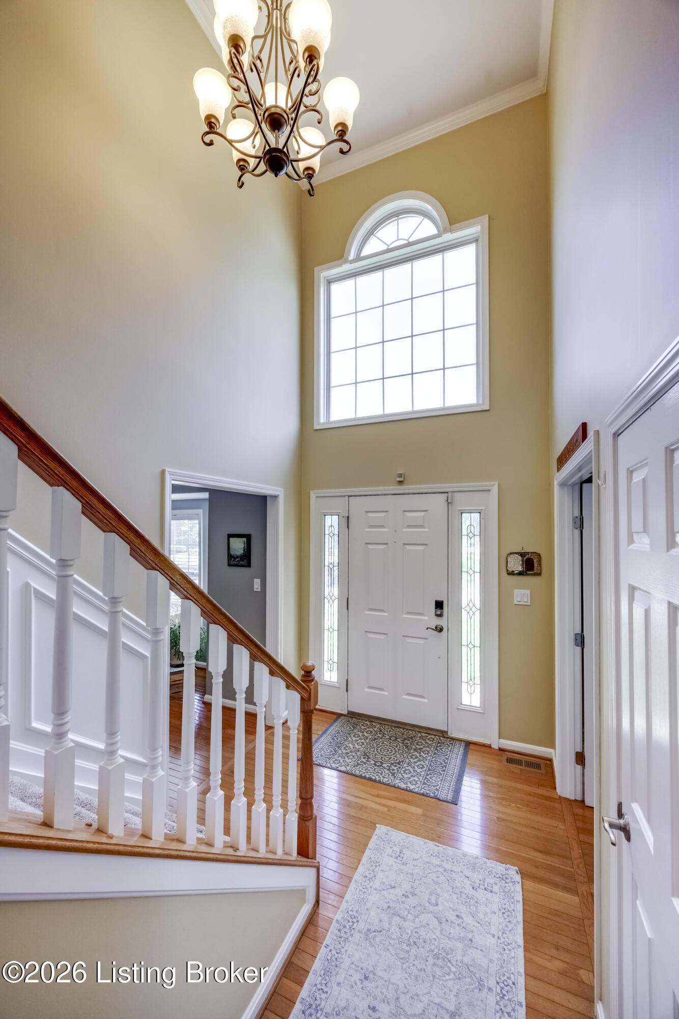 3904 Spring Valley Way Property Photo 2