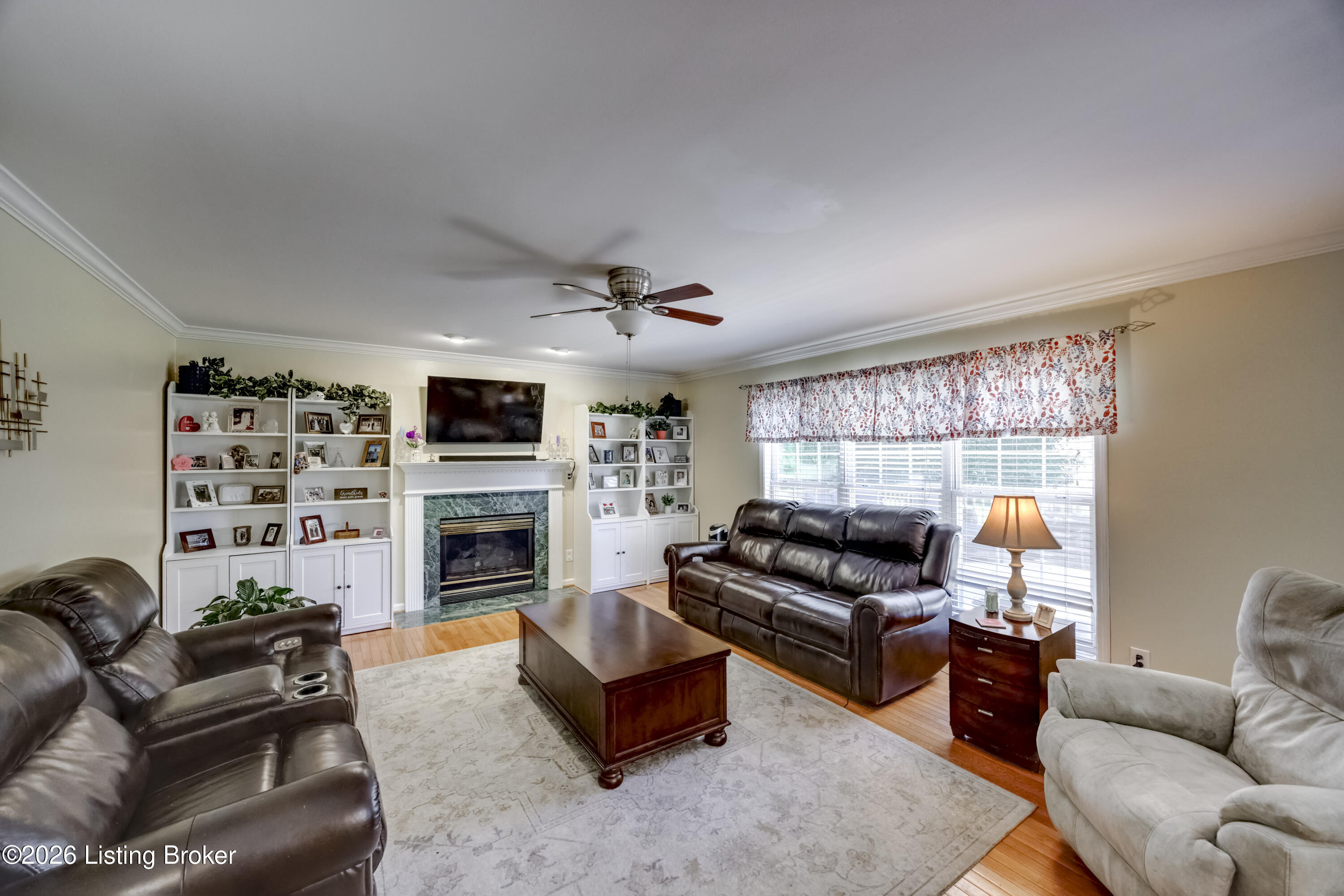 3904 Spring Valley Way Property Photo 7