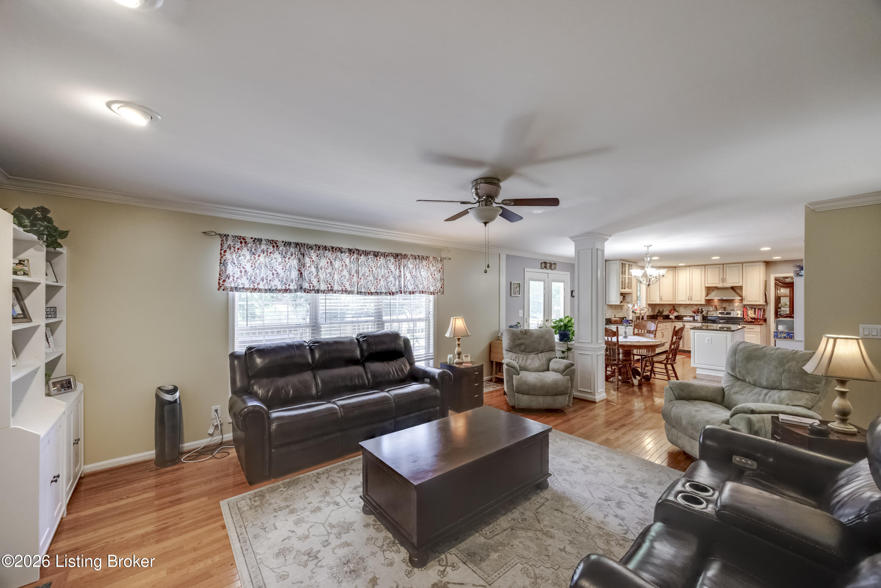 3904 Spring Valley Way Property Photo 8