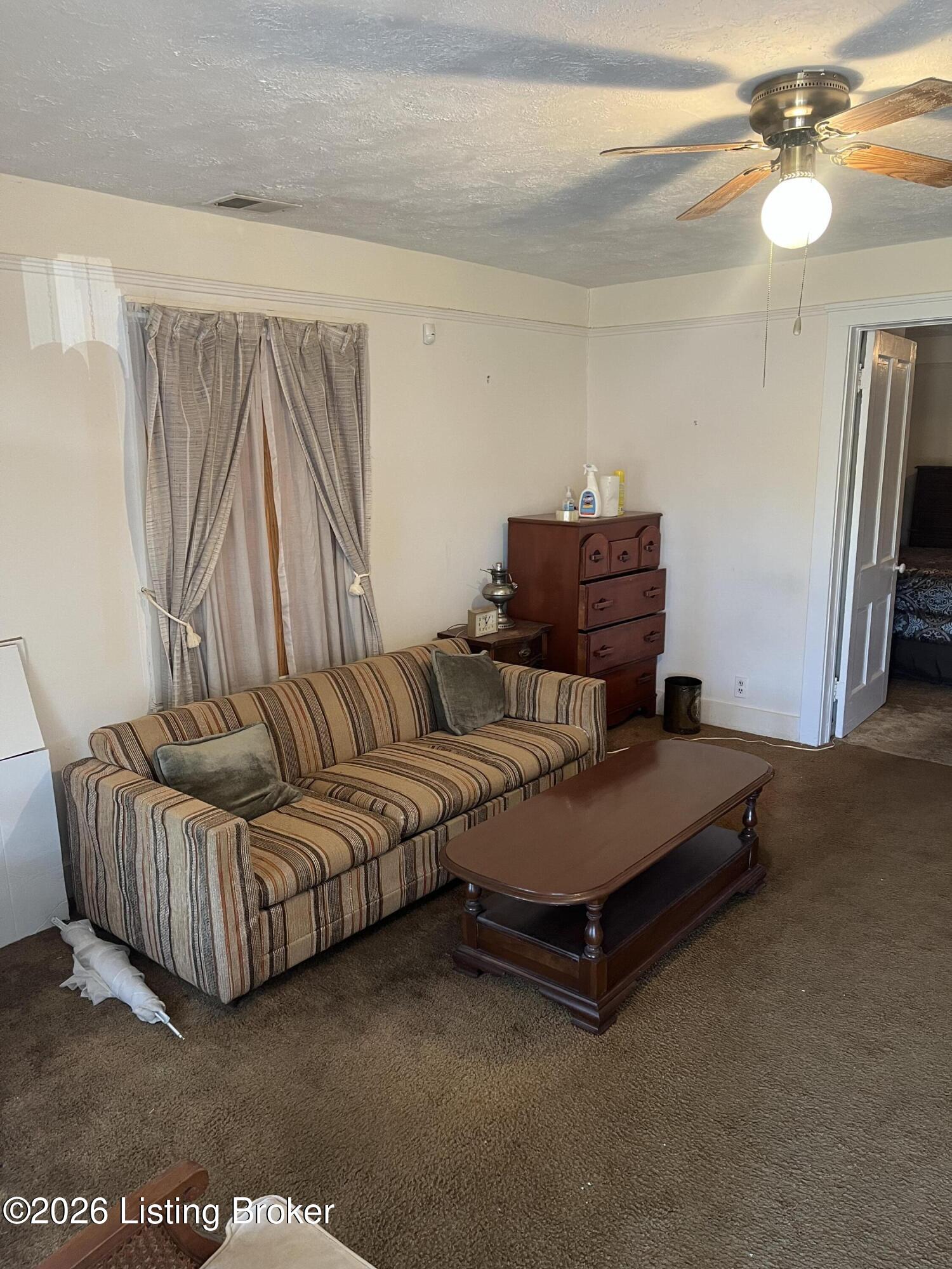 1017 Henry Clay St Property Photo 4