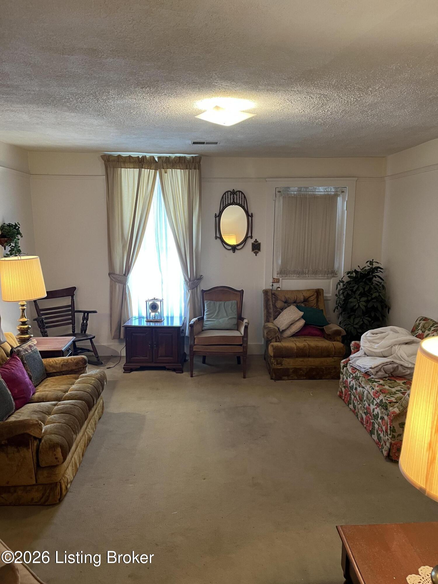1017 Henry Clay St Property Photo 5