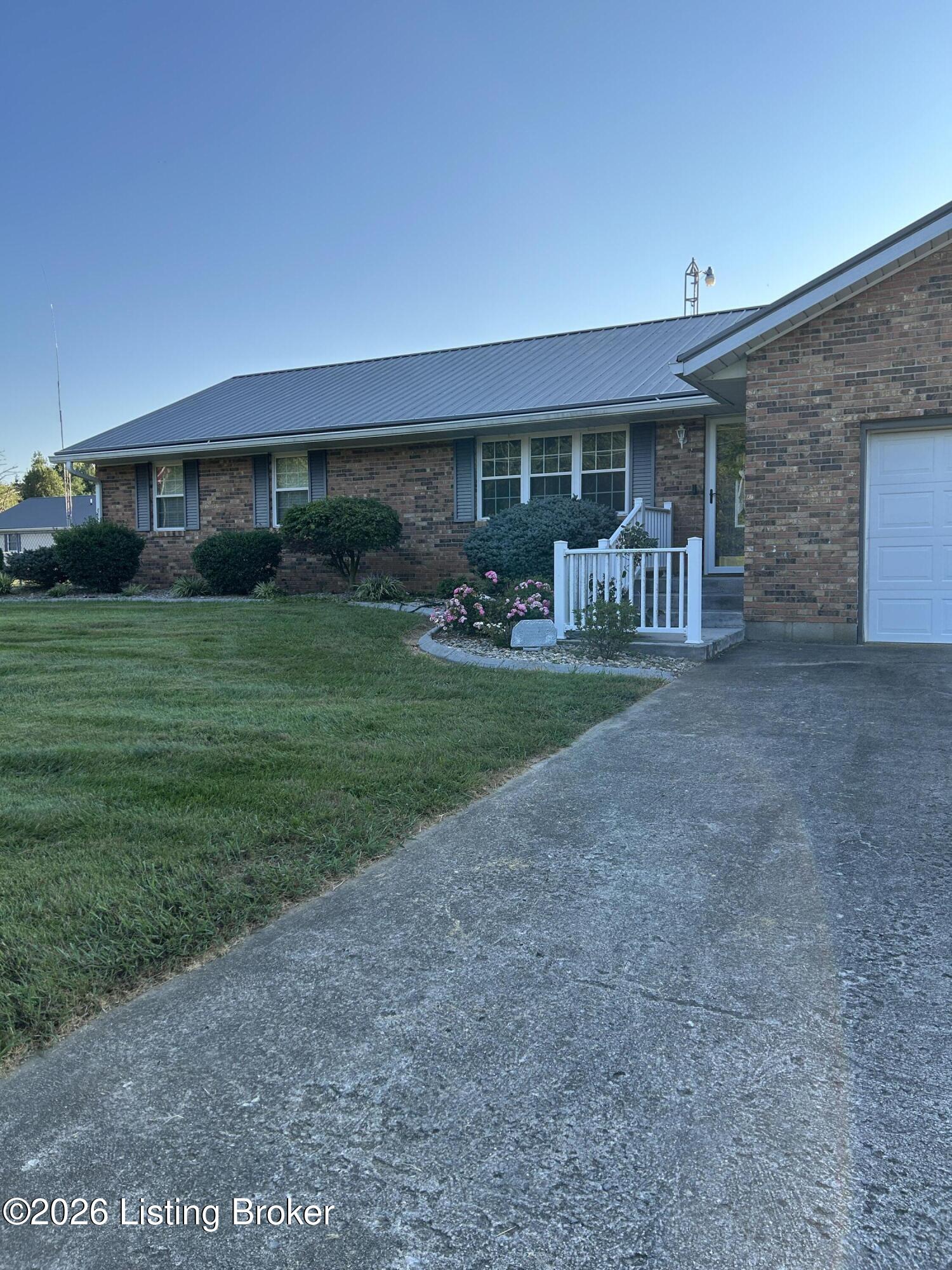 245 Cherwood Dr Property Photo 3