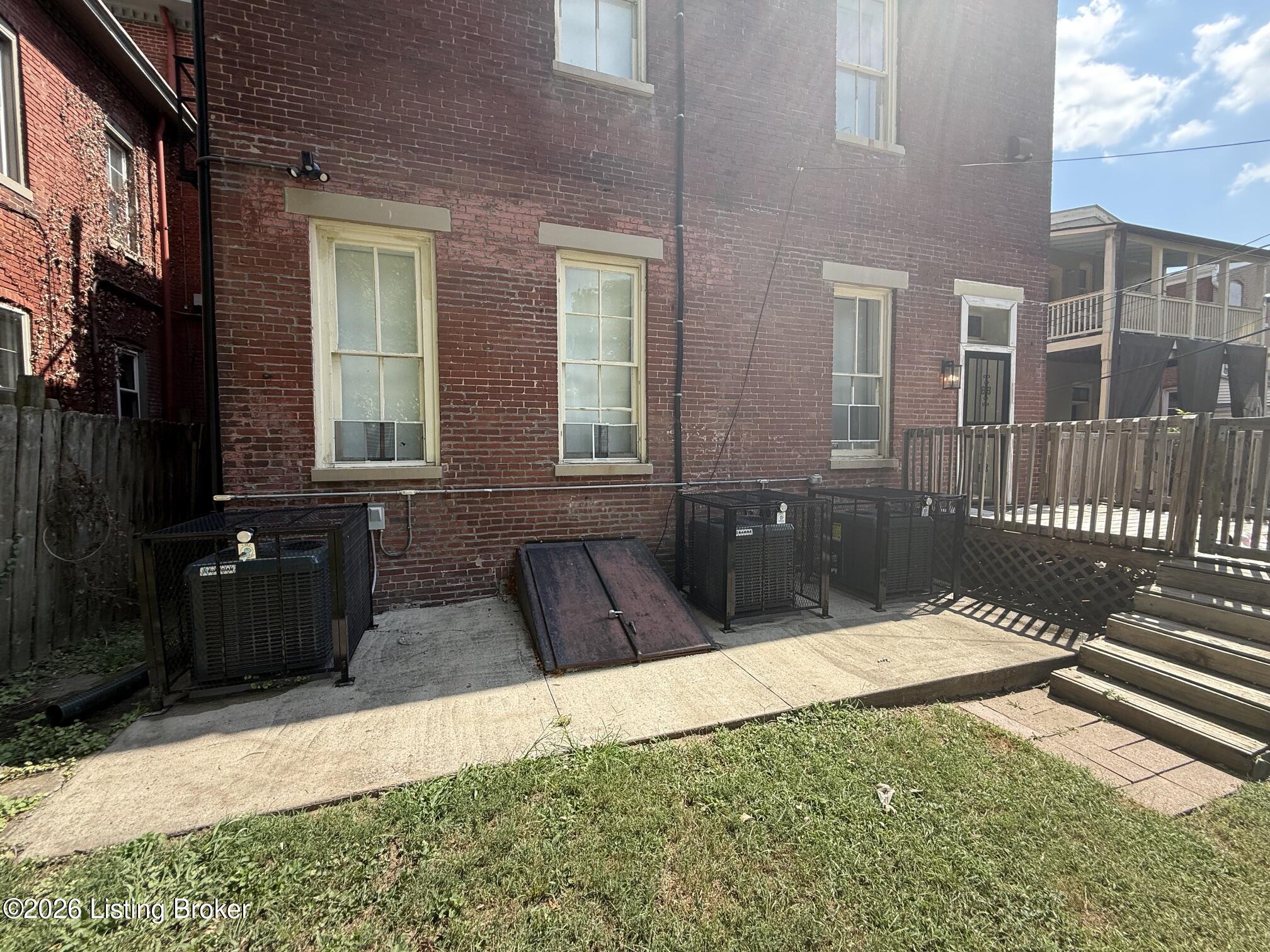 1240 S 1st St Property Photo 138