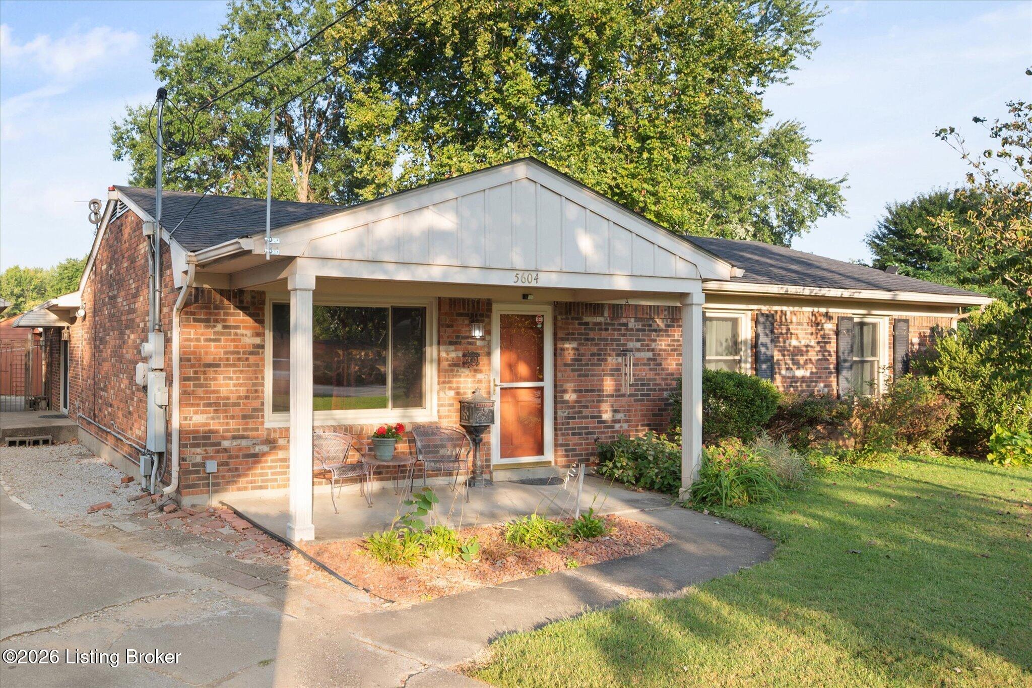 5604 Leemont Ct Property Photo 3