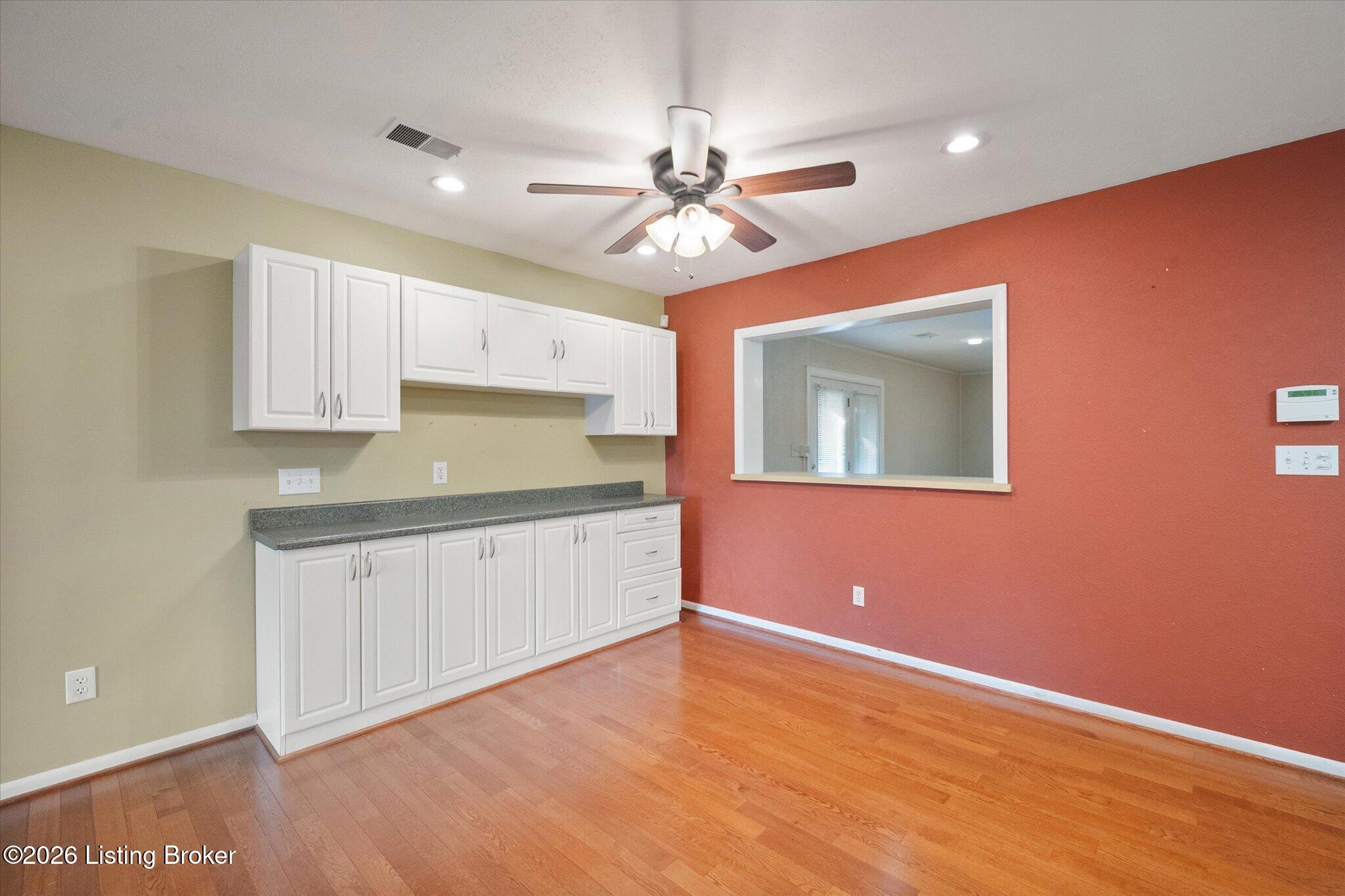 5604 Leemont Ct Property Photo 8