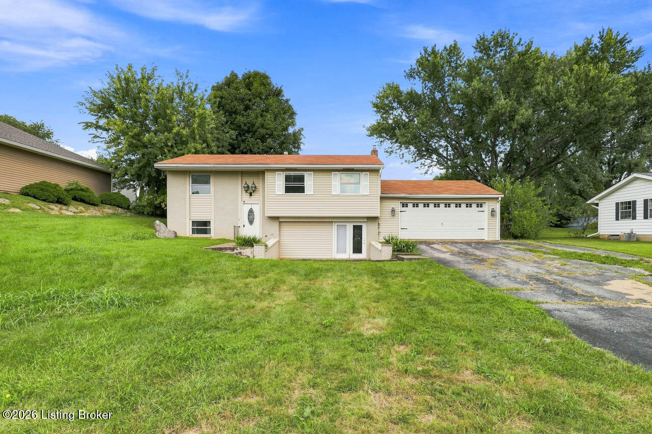 134 Carl St Property Photo 1