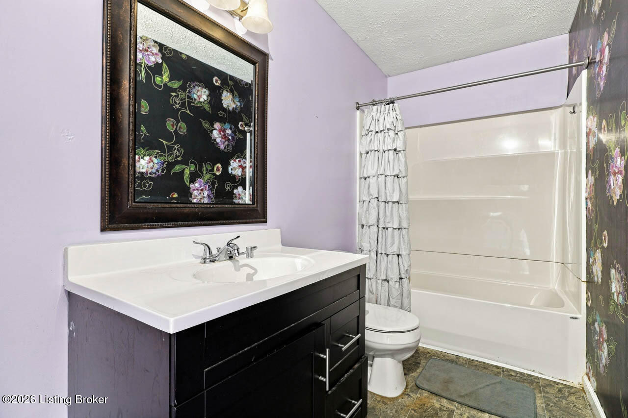 134 Carl St Property Photo 10