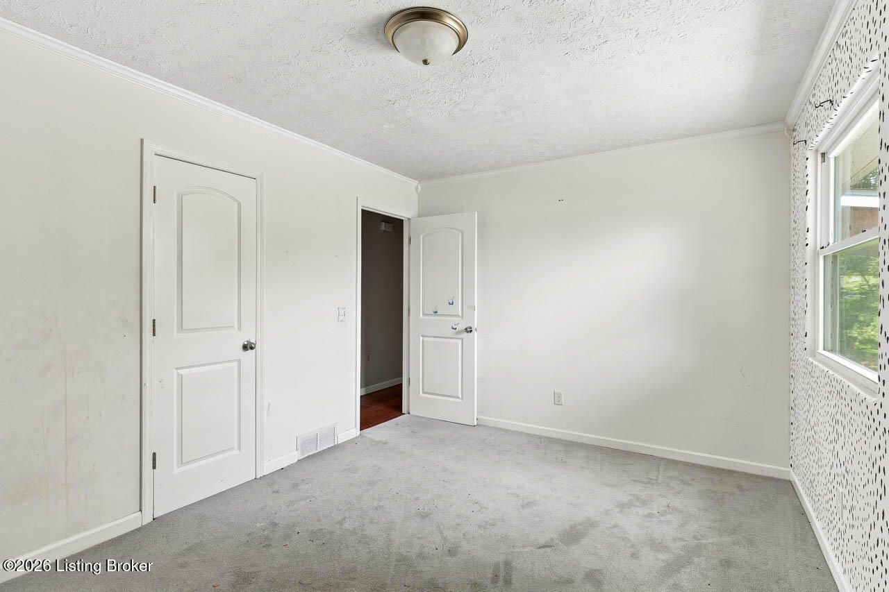 134 Carl St Property Photo 12