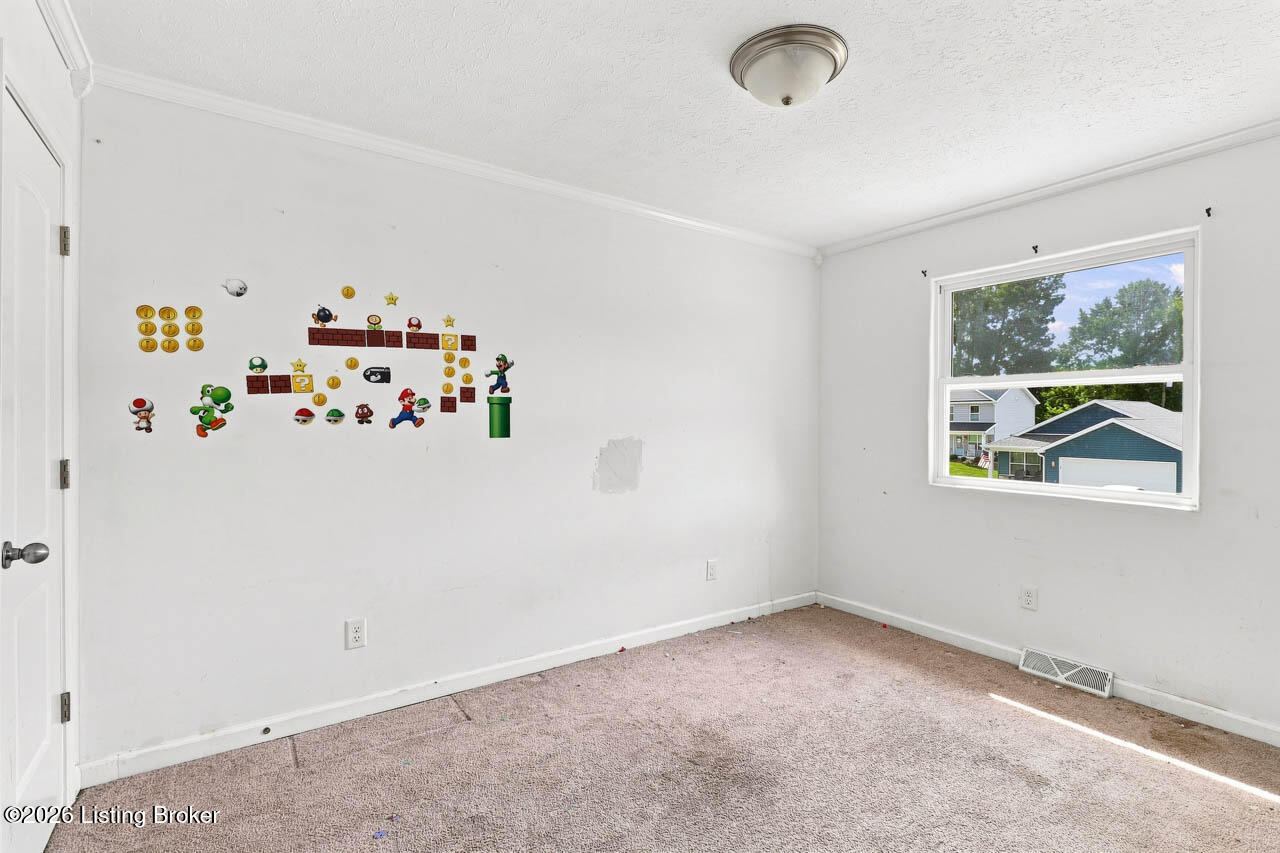 134 Carl St Property Photo 13