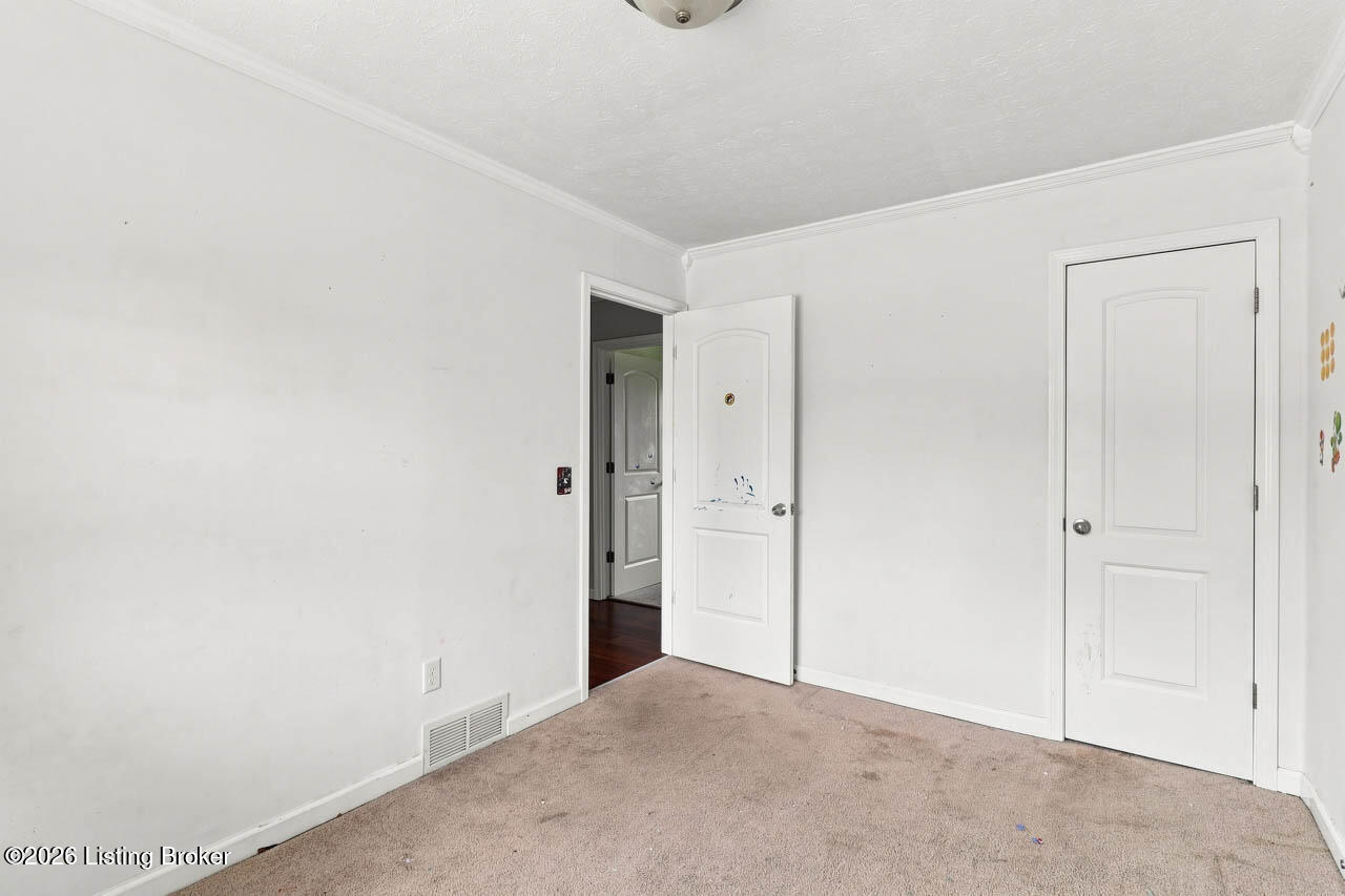 134 Carl St Property Photo 14