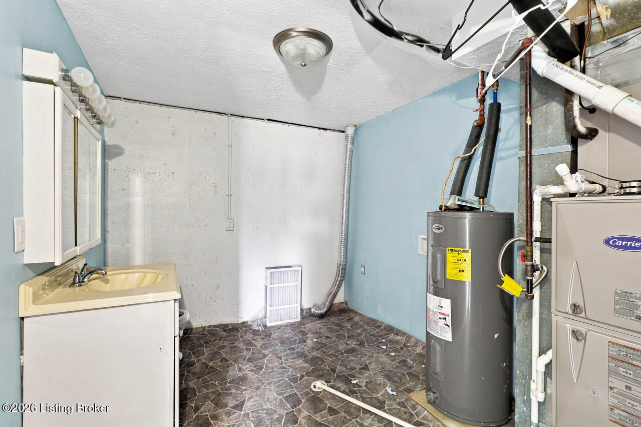 134 Carl St Property Photo 18