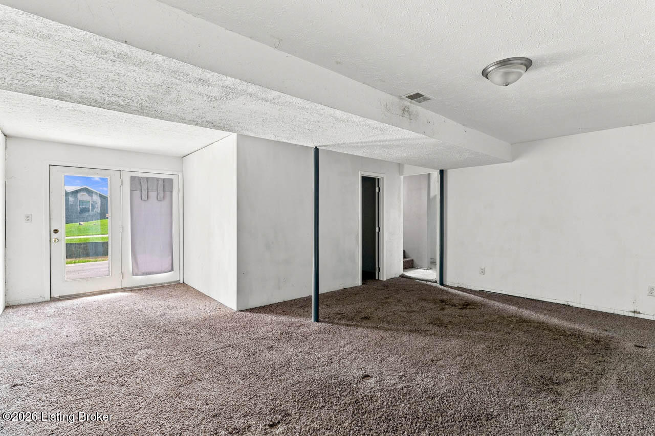 134 Carl St Property Photo 22