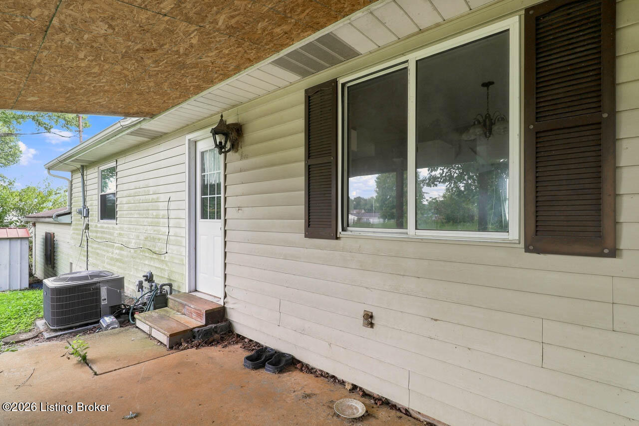 134 Carl St Property Photo 24