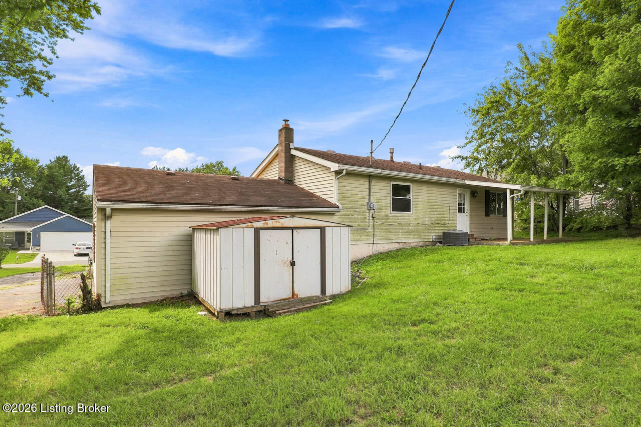 134 Carl St Property Photo 28