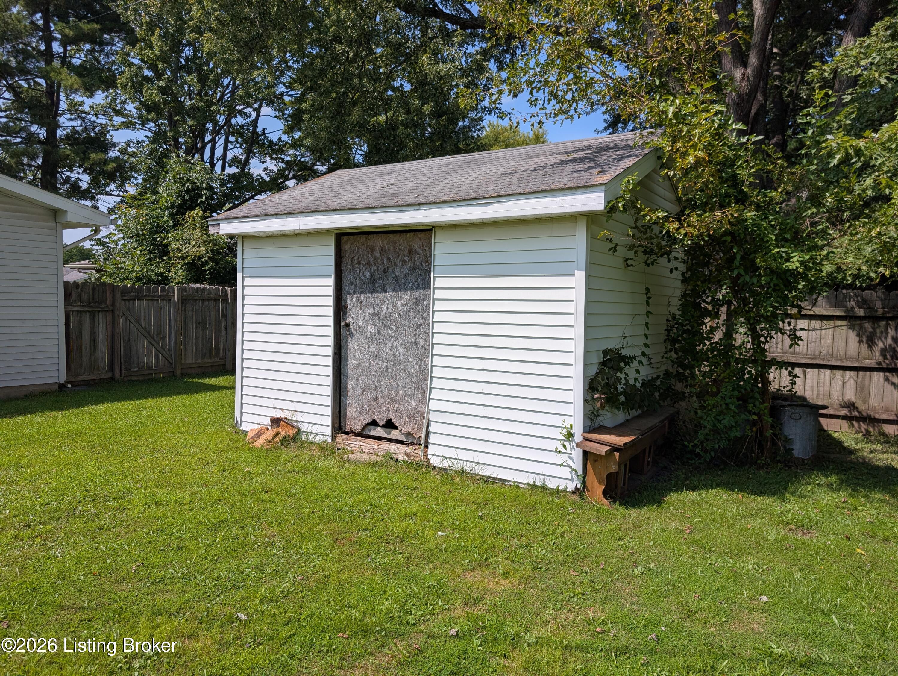 1924 Locust St Property Photo 2