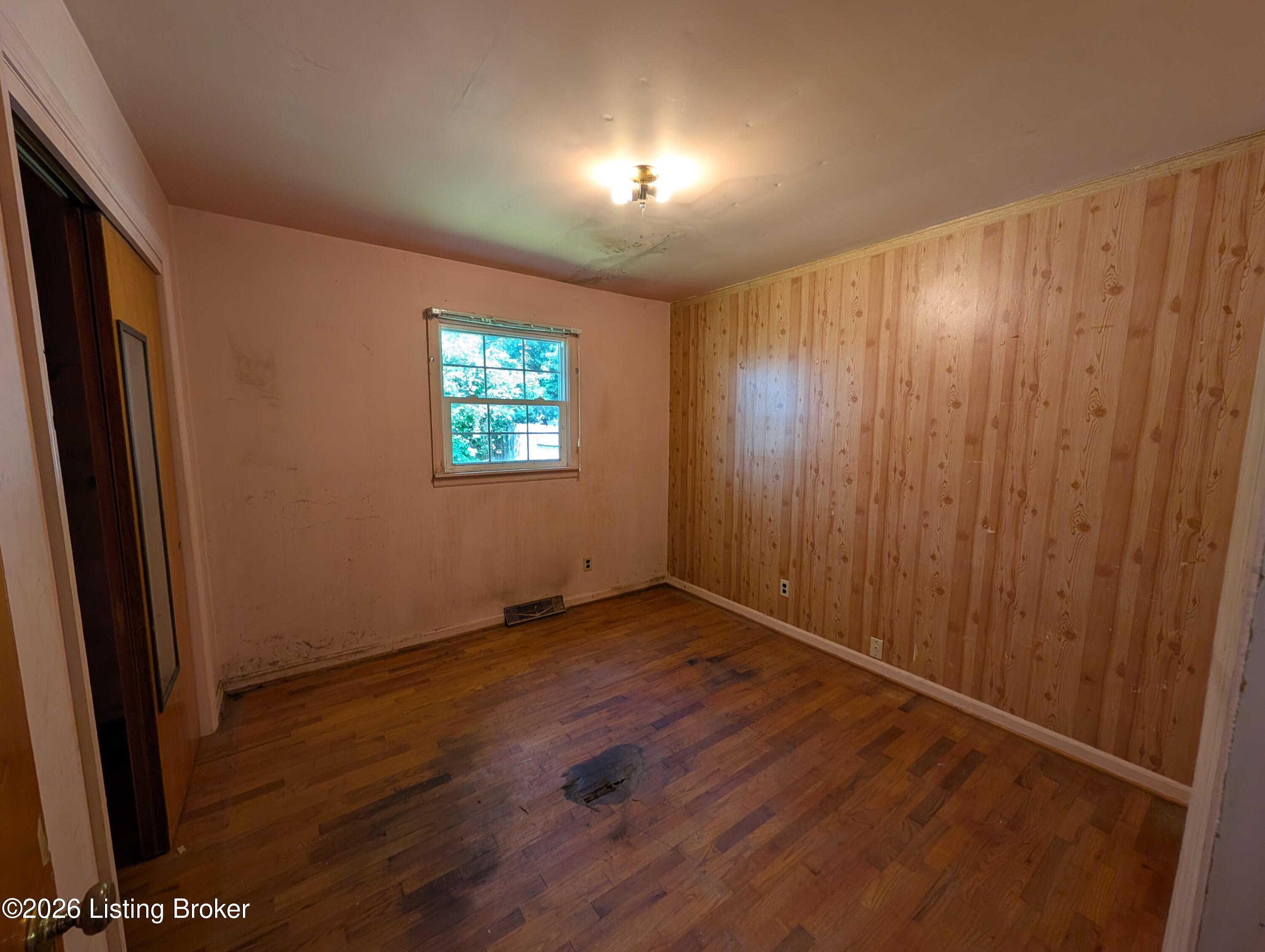 1924 Locust St Property Photo 11