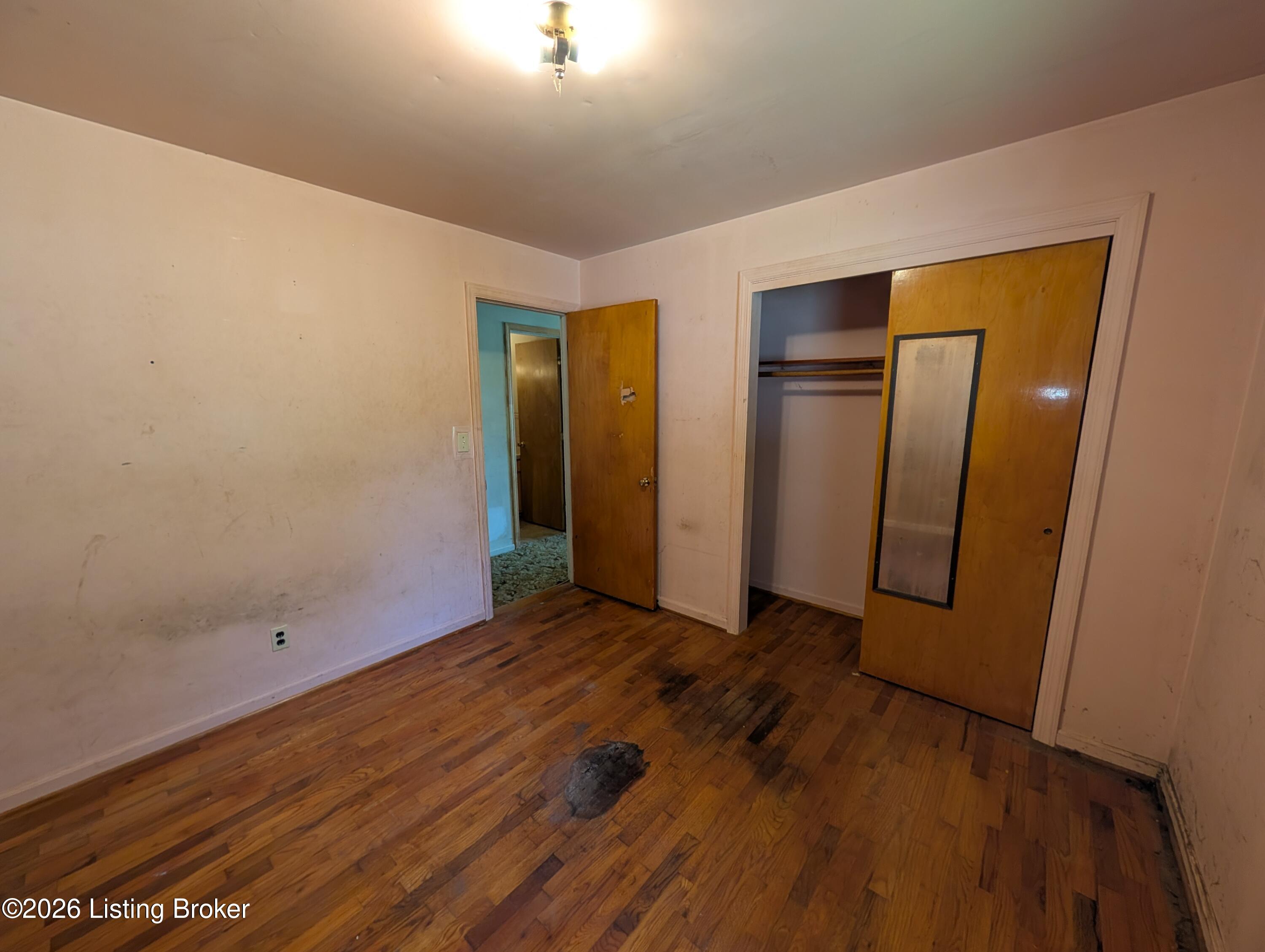 1924 Locust St Property Photo 12