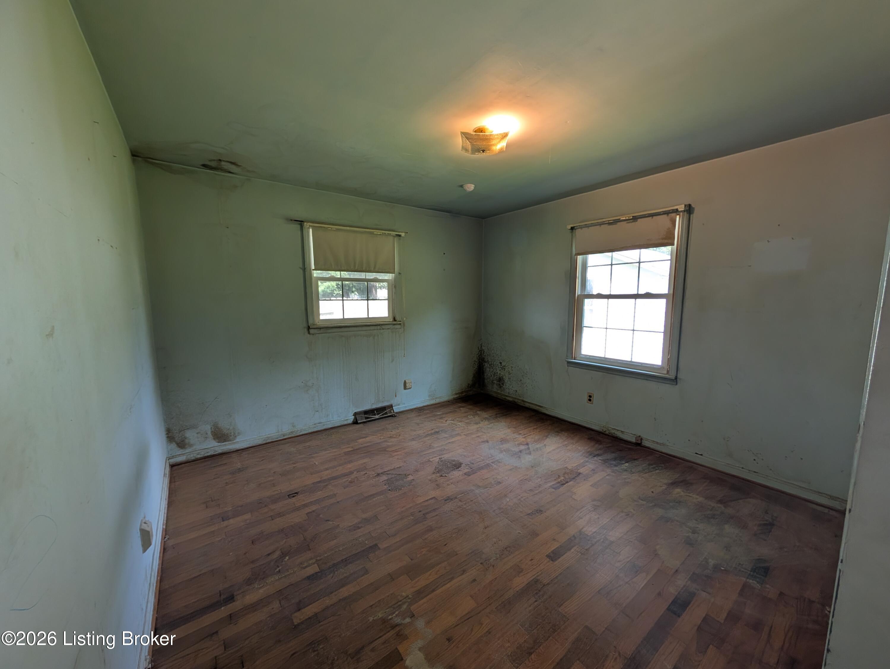 1924 Locust St Property Photo 15