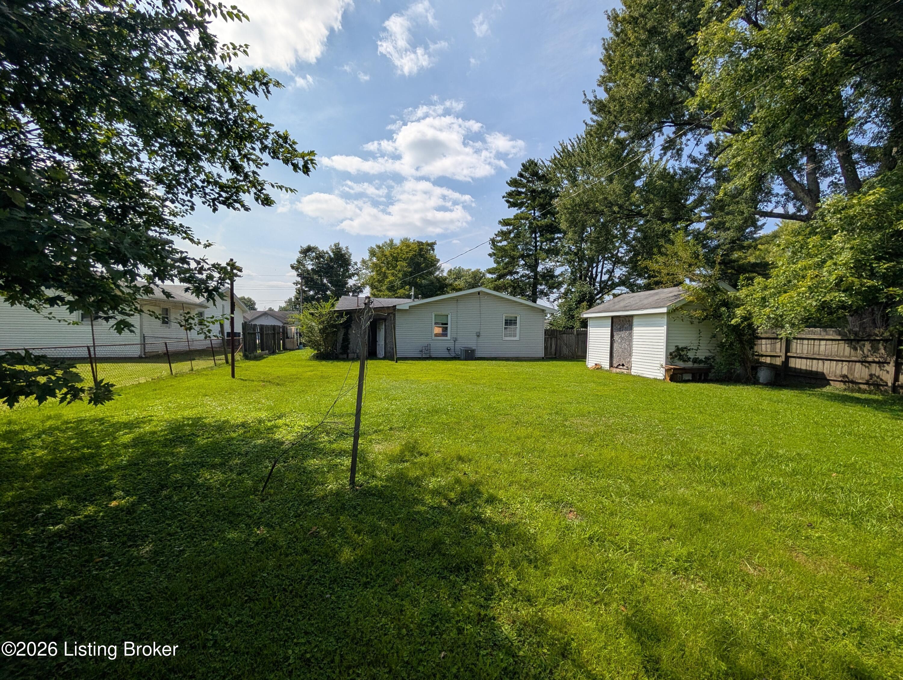 1924 Locust St Property Photo 22