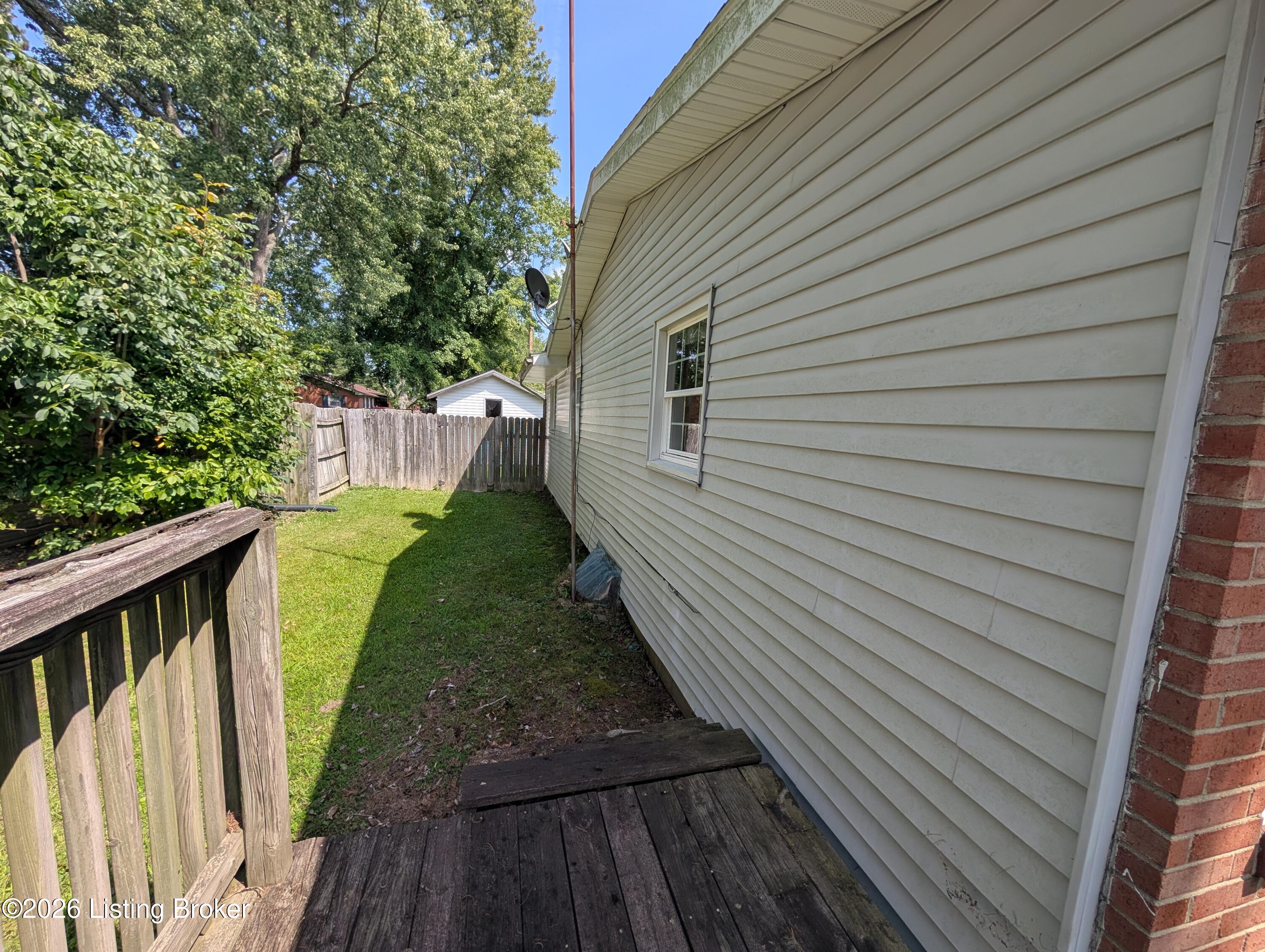1924 Locust St Property Photo 25