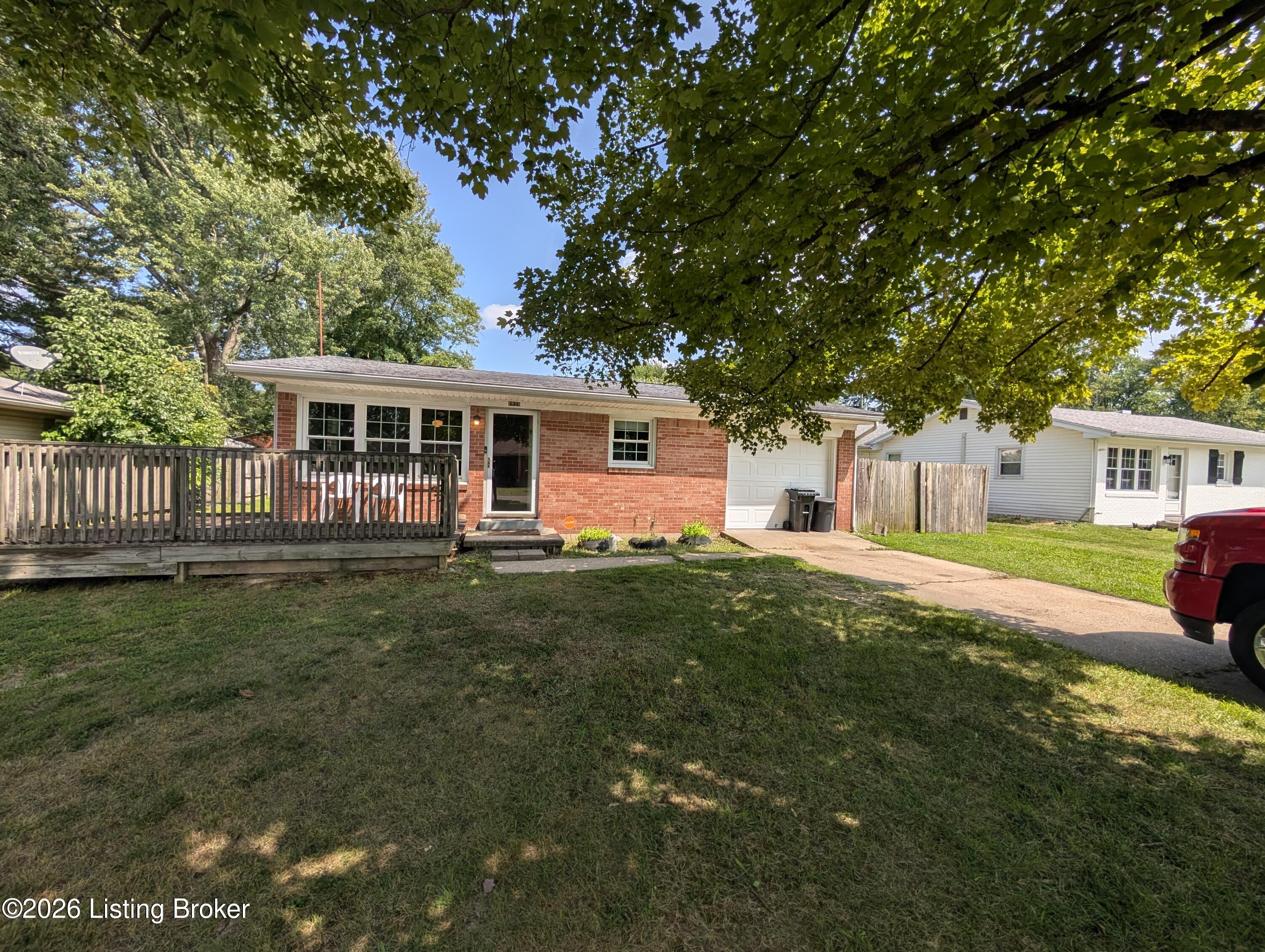 1924 Locust St Property Photo 27