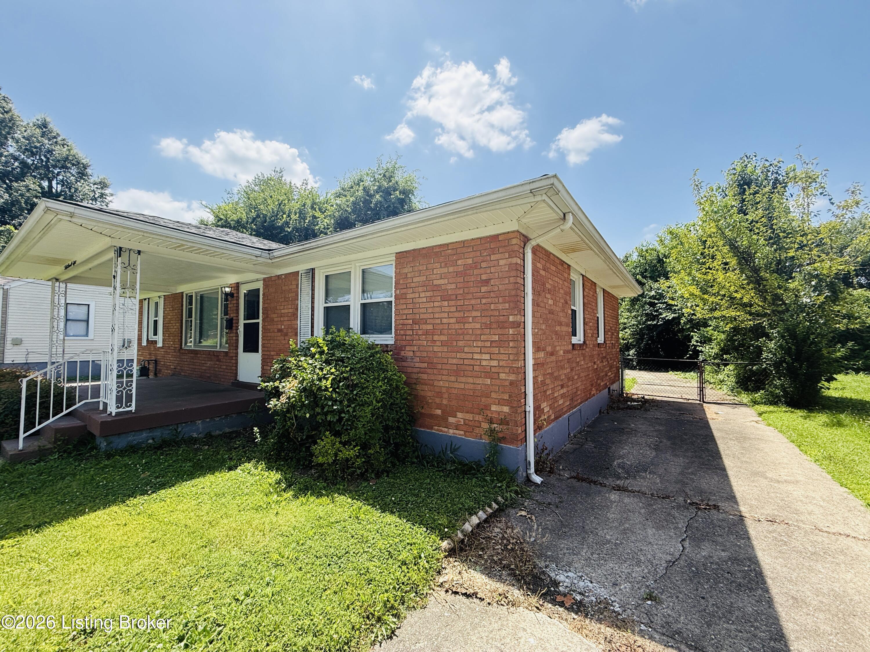4308 Lynnview Dr Property Photo 2