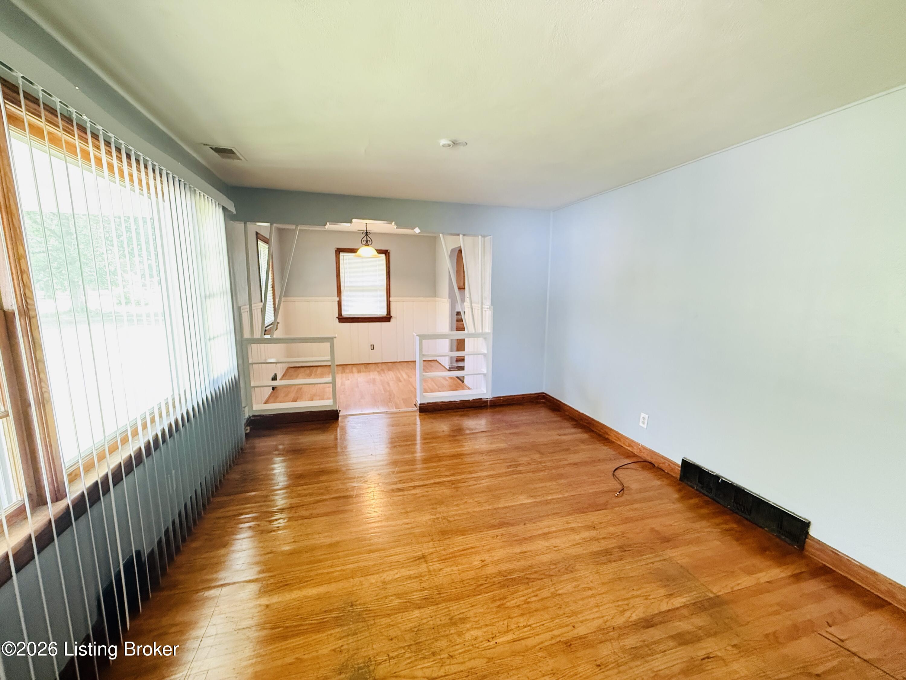 4308 Lynnview Dr Property Photo 4