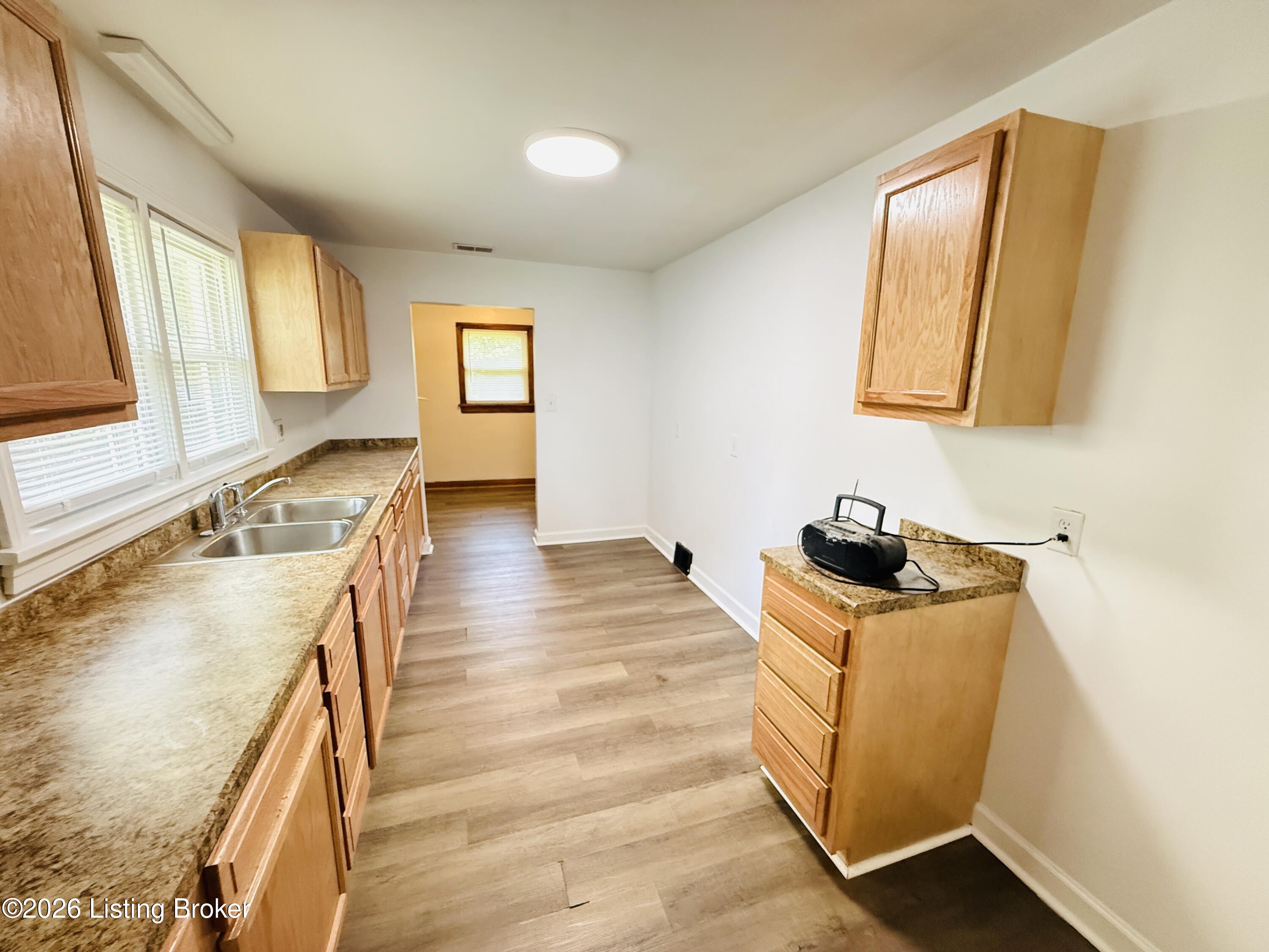 4308 Lynnview Dr Property Photo 8