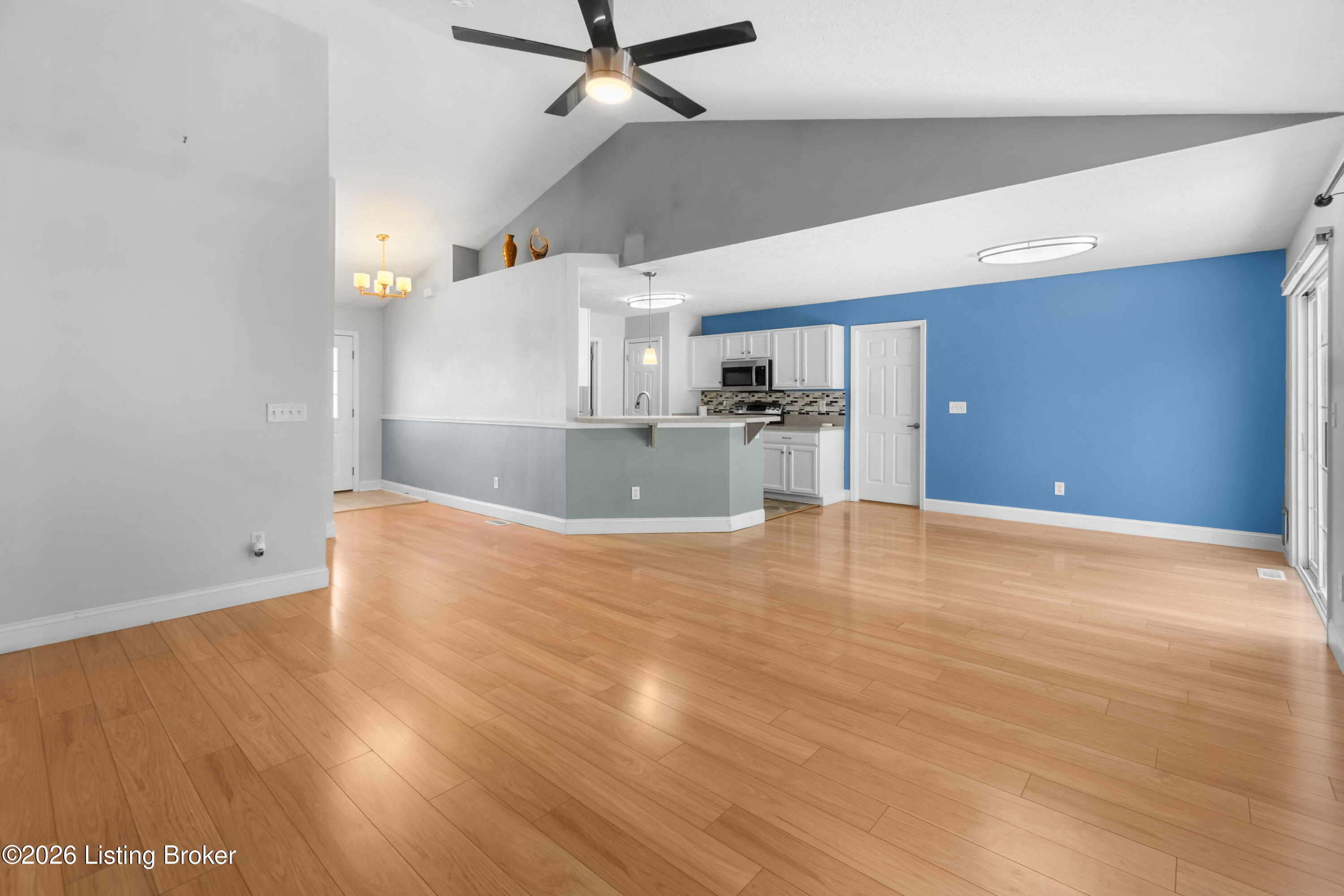 7906 Bridlevista Rd Property Photo 5