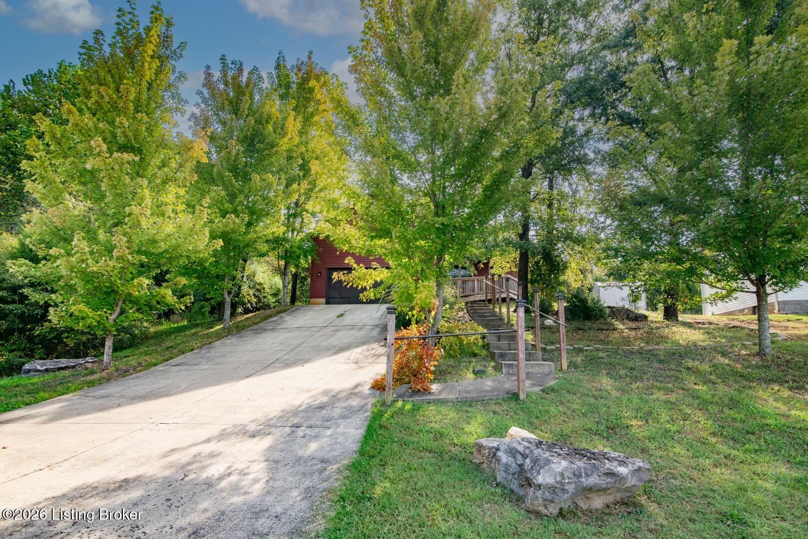 384 Schoolside Dr Property Photo 4