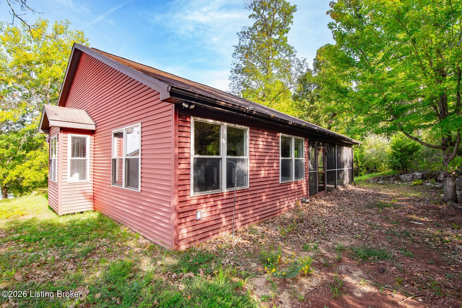 384 Schoolside Dr Property Photo 6