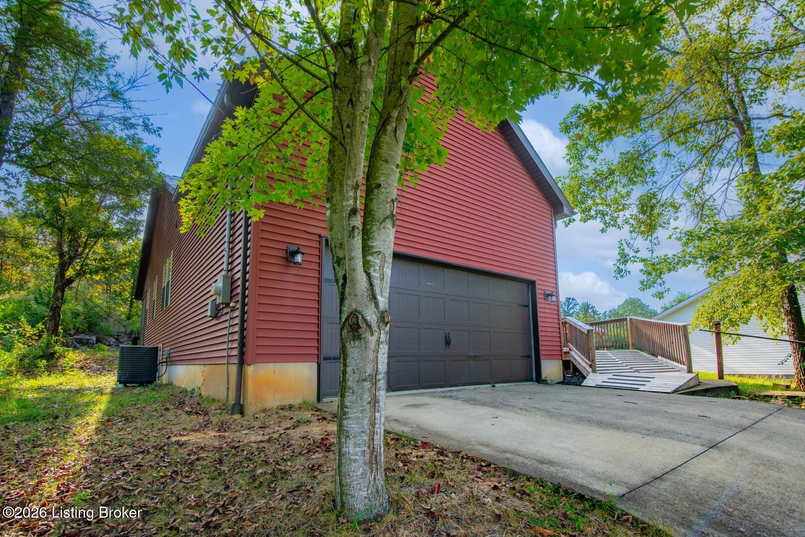 384 Schoolside Dr Property Photo 7