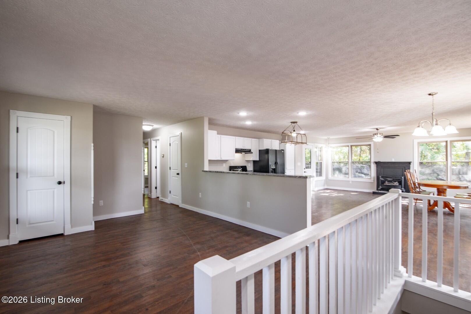 384 Schoolside Dr Property Photo 11